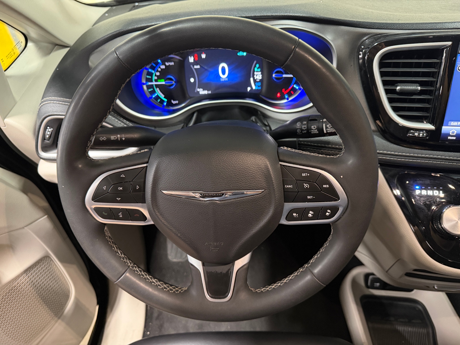 Thumbnail: 2024 Chrysler Pacifica - 4