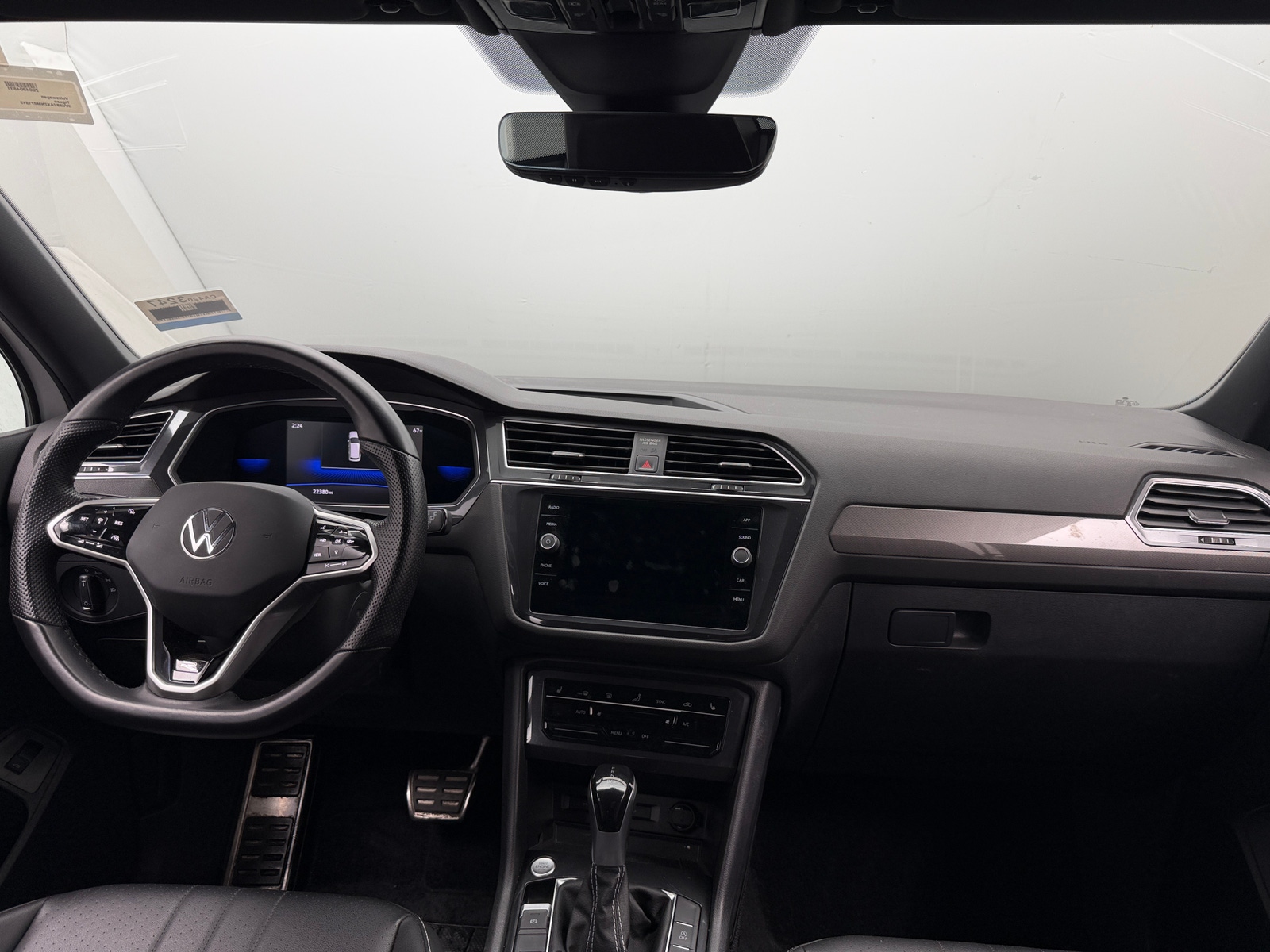 Thumbnail: 2022 Volkswagen Tiguan - 2
