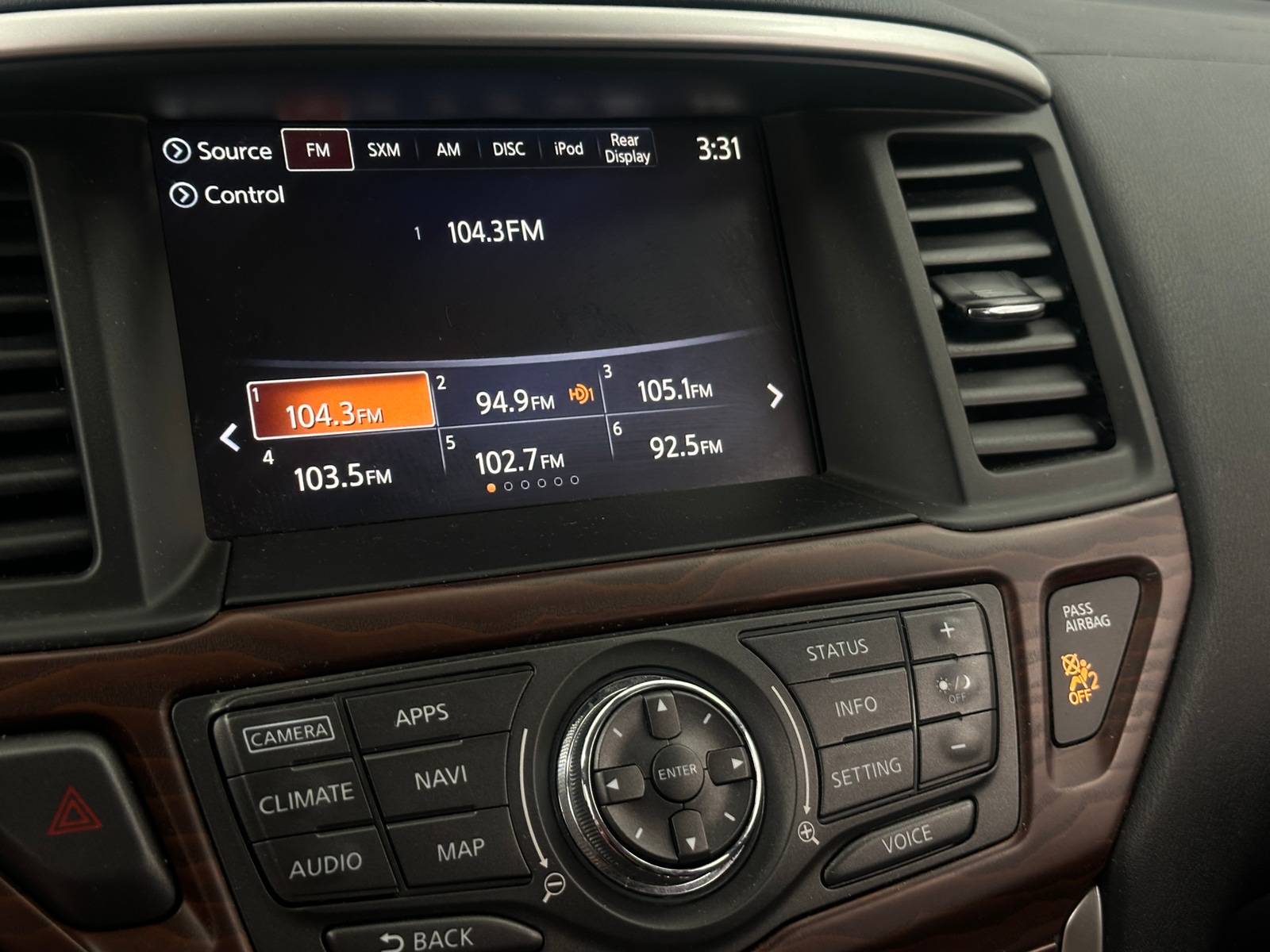 Thumbnail: 2017 Nissan Pathfinder - 3