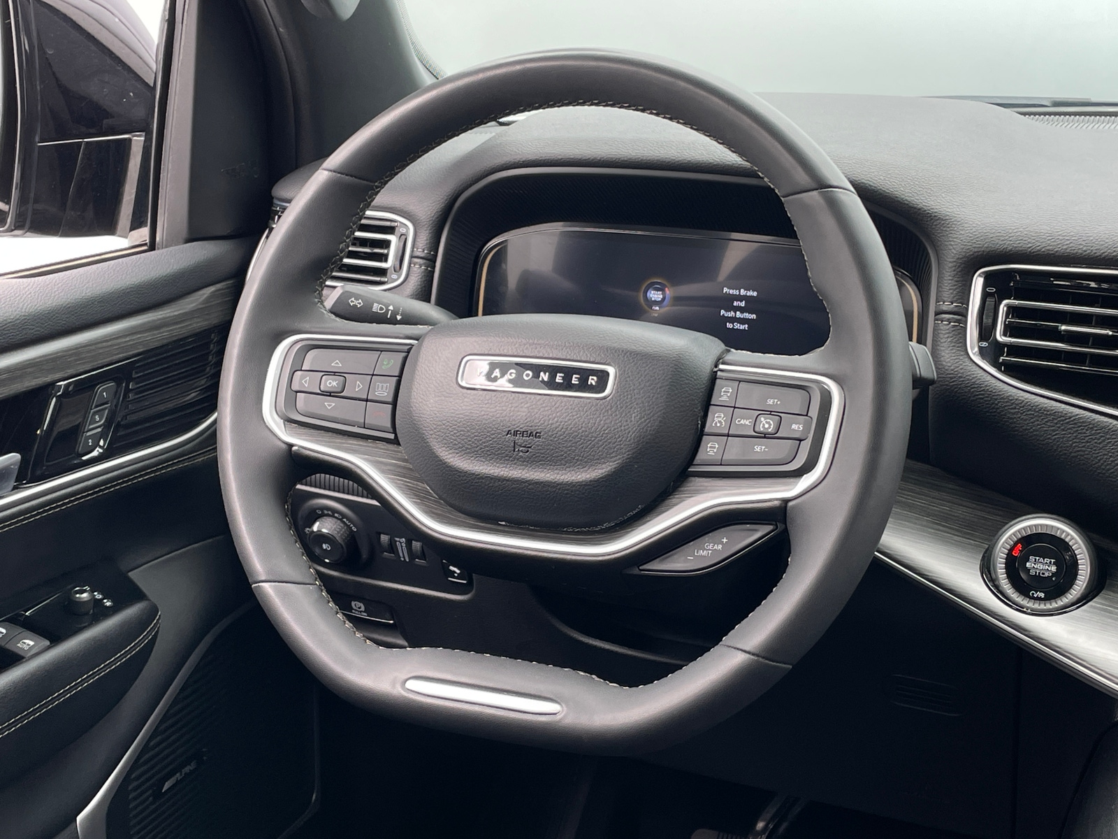 Thumbnail: 2024 Jeep Wagoneer - 4