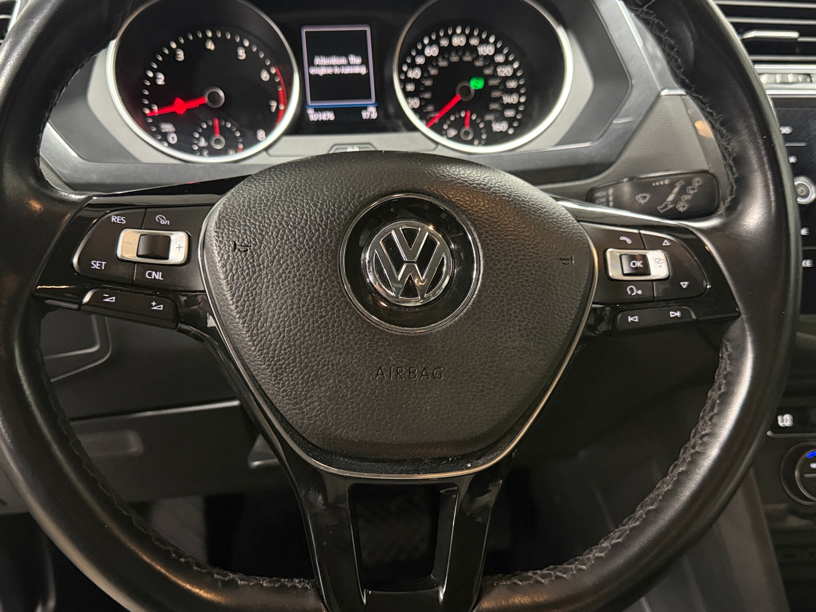 Thumbnail: 2018 Volkswagen Tiguan - 4