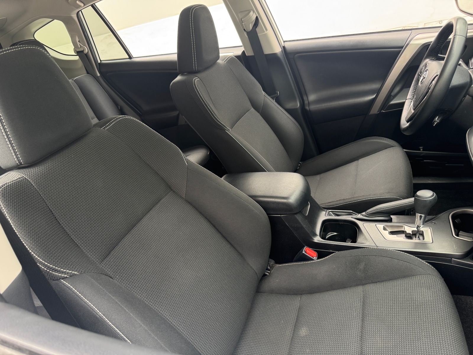 Thumbnail: 2018 Toyota RAV4 - 2
