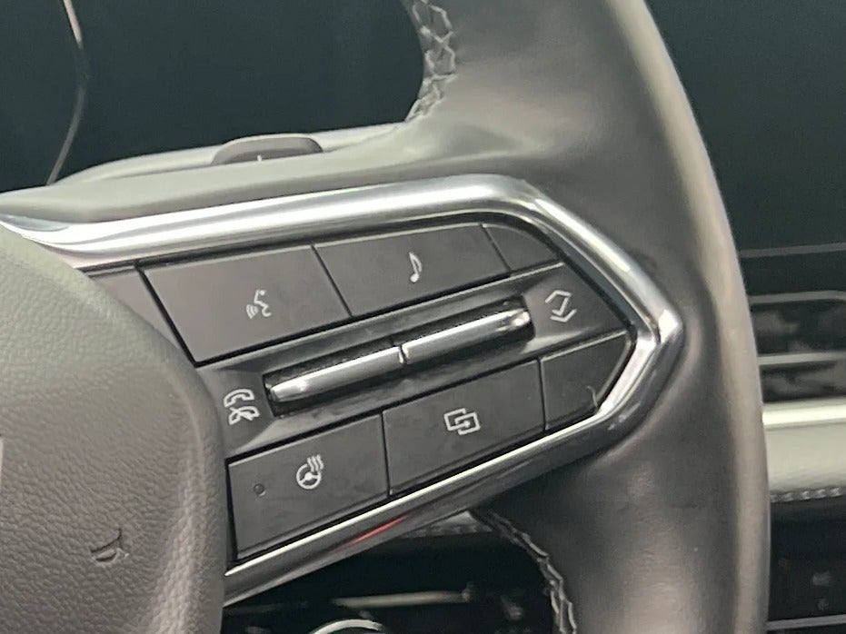 2025 Chevrolet Equinox LT - Photo 11