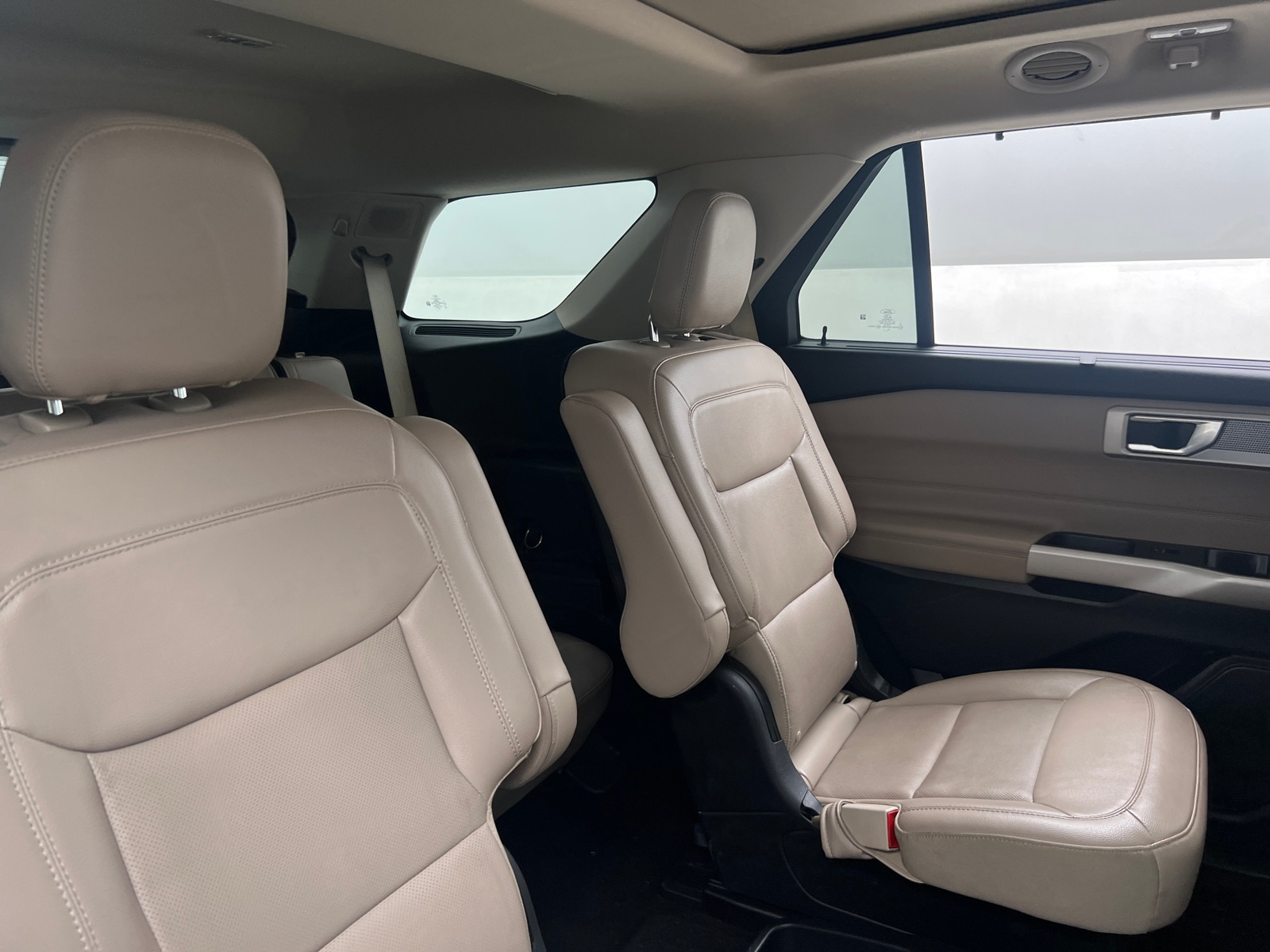 Thumbnail: 2021 Ford Explorer - 6