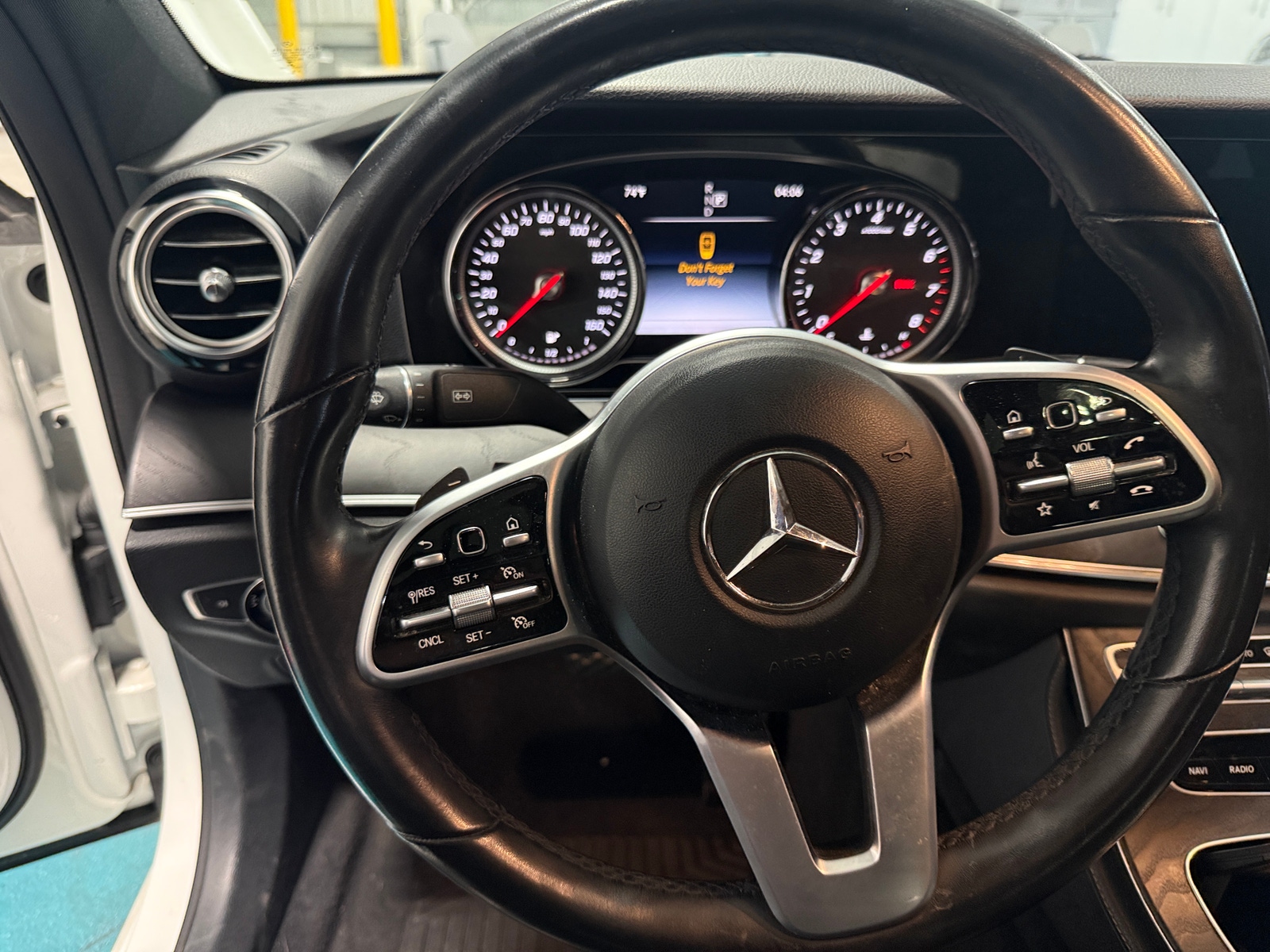 Thumbnail: 2019 Mercedes-Benz E-Class - 4