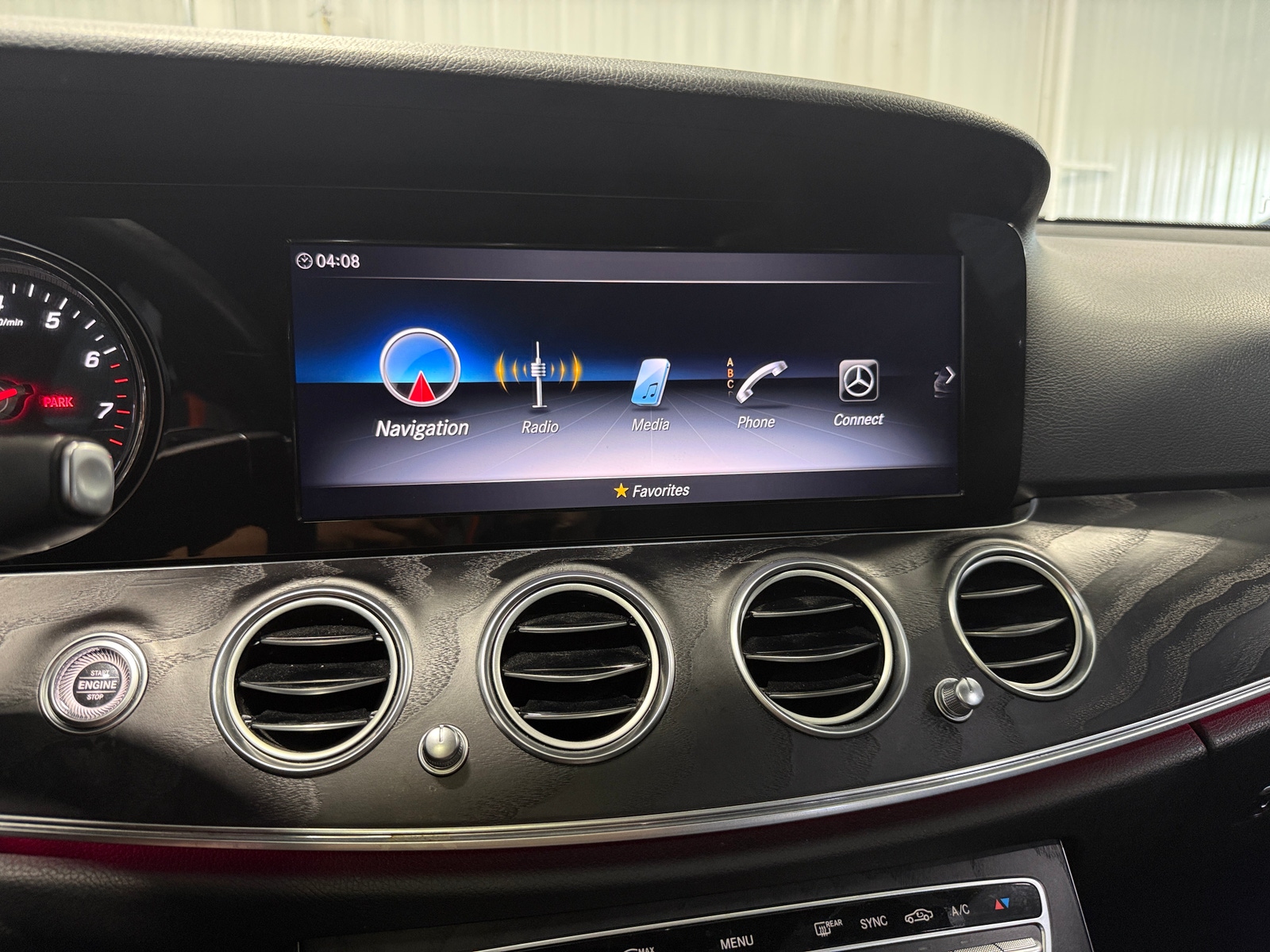 Thumbnail: 2019 Mercedes-Benz E-Class - 3