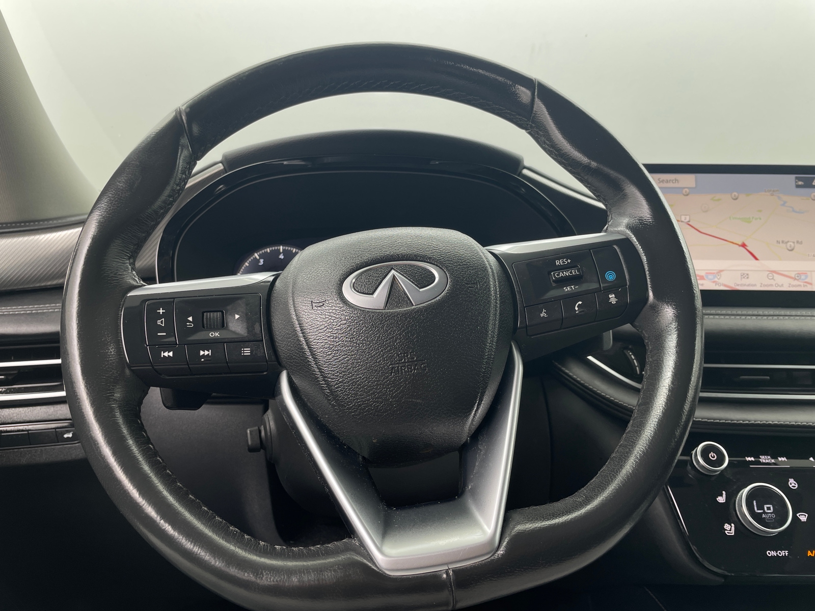 Thumbnail: 2023 INFINITI QX60 - 4