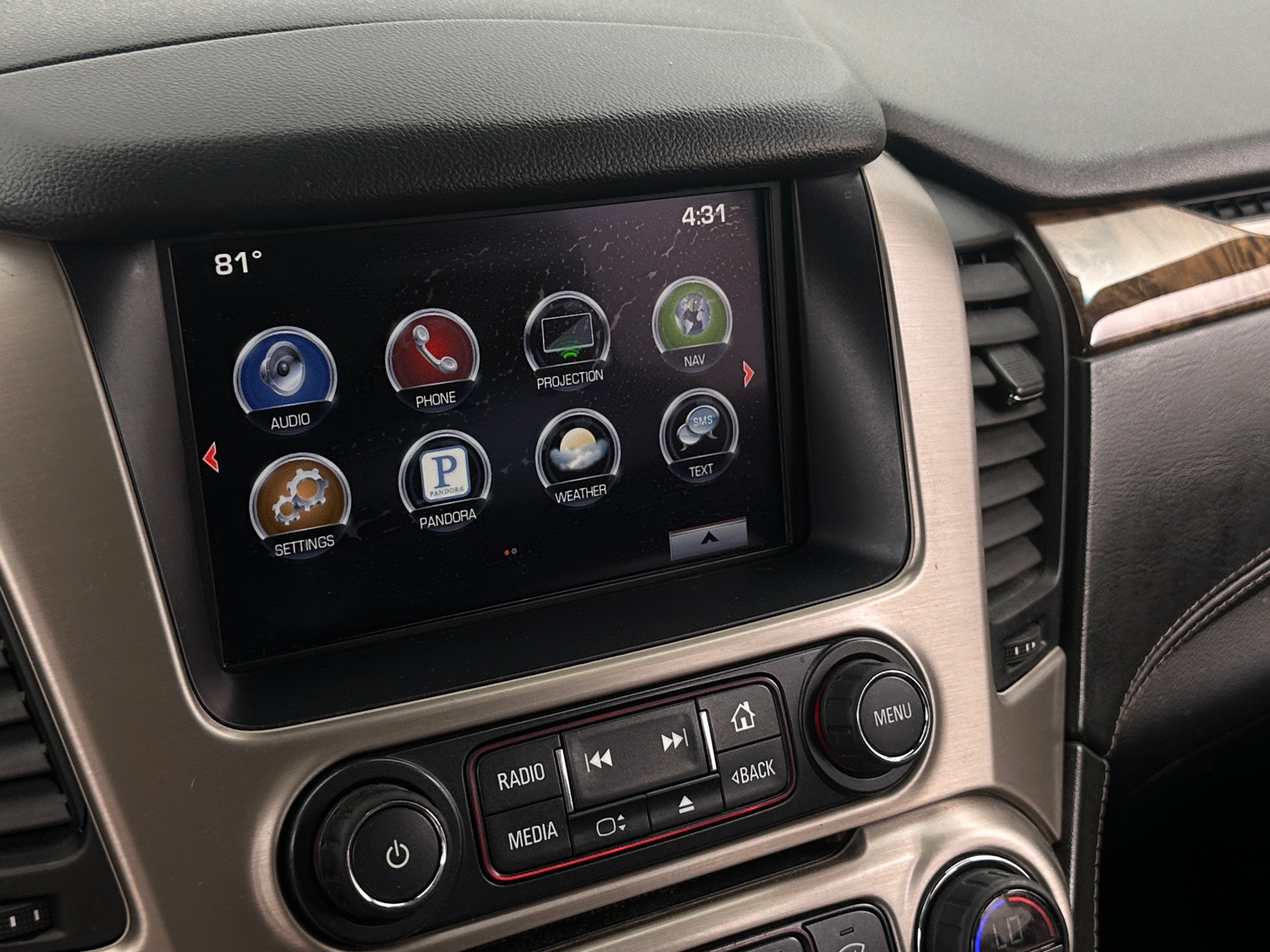 Thumbnail: 2016 GMC Yukon - 3