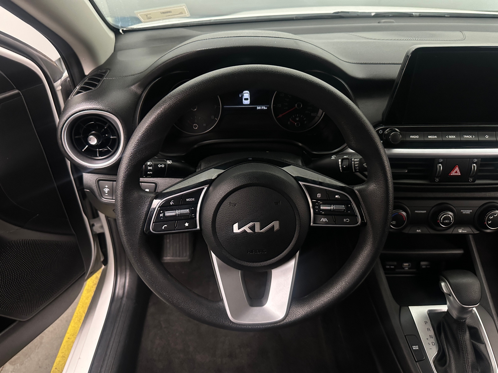 Thumbnail: 2023 Kia Forte - 5