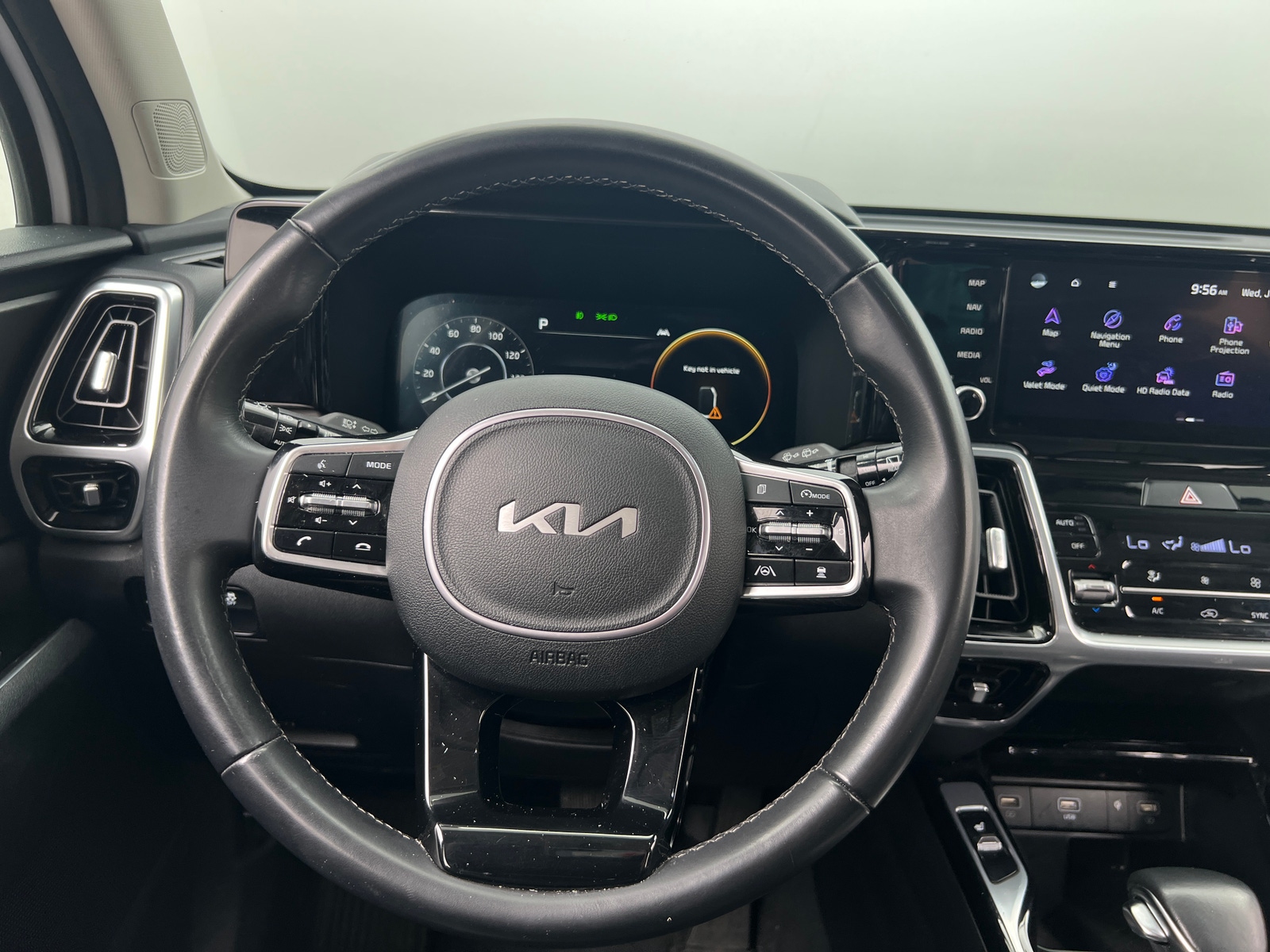 Thumbnail: 2023 Kia Sorento - 4