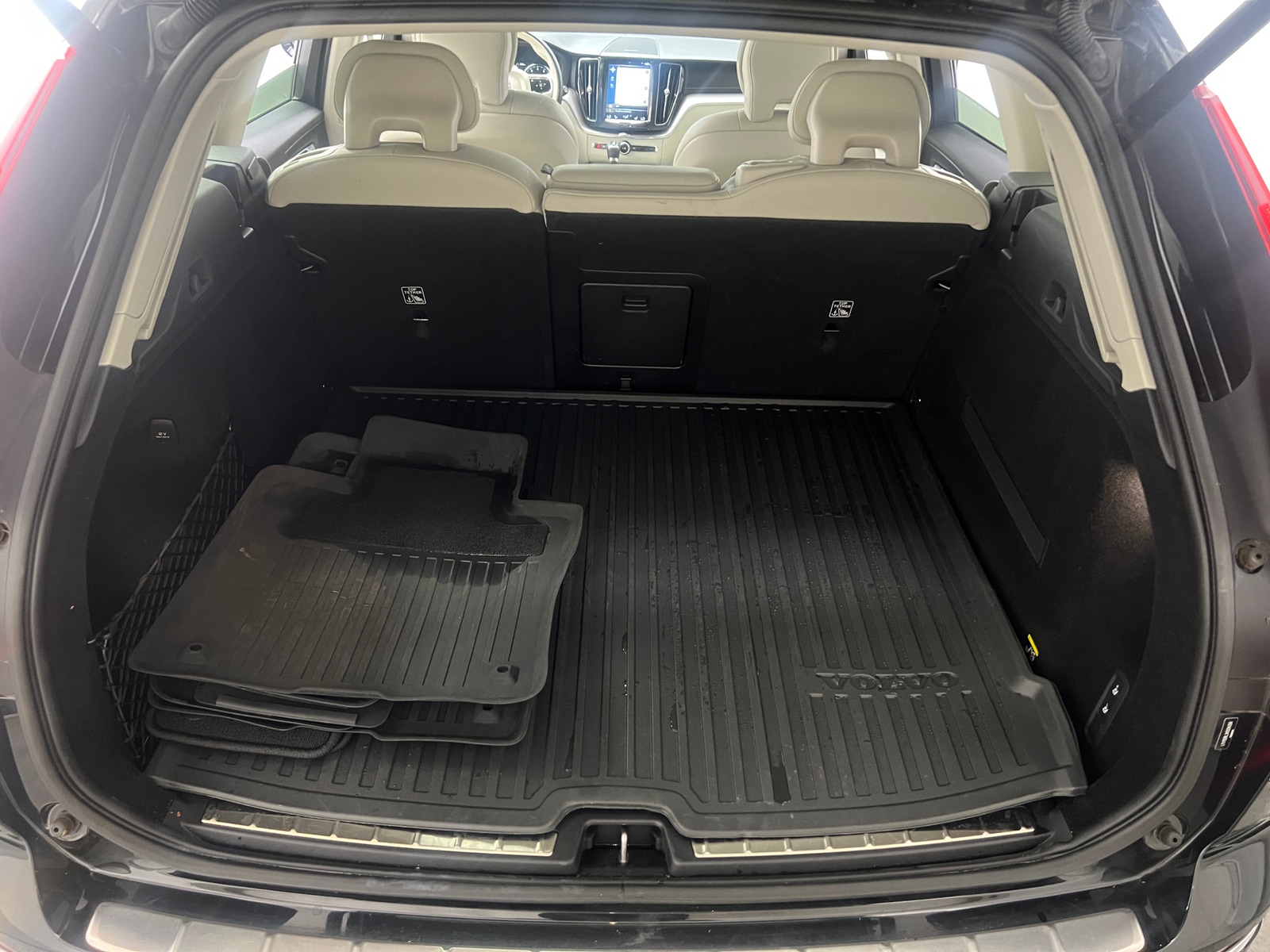 Thumbnail: 2019 Volvo XC60 - 6