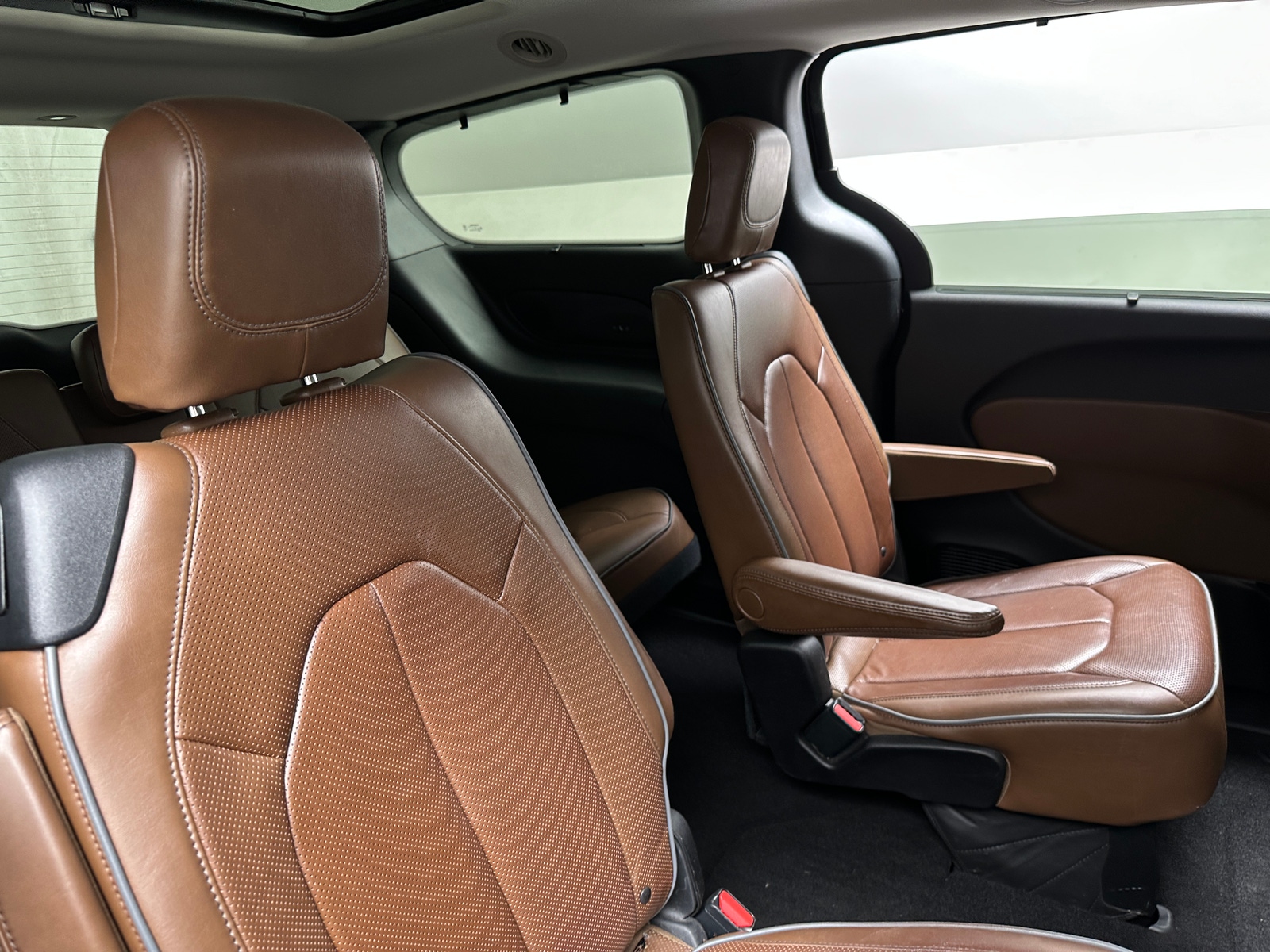 Thumbnail: 2017 Chrysler Pacifica - 5