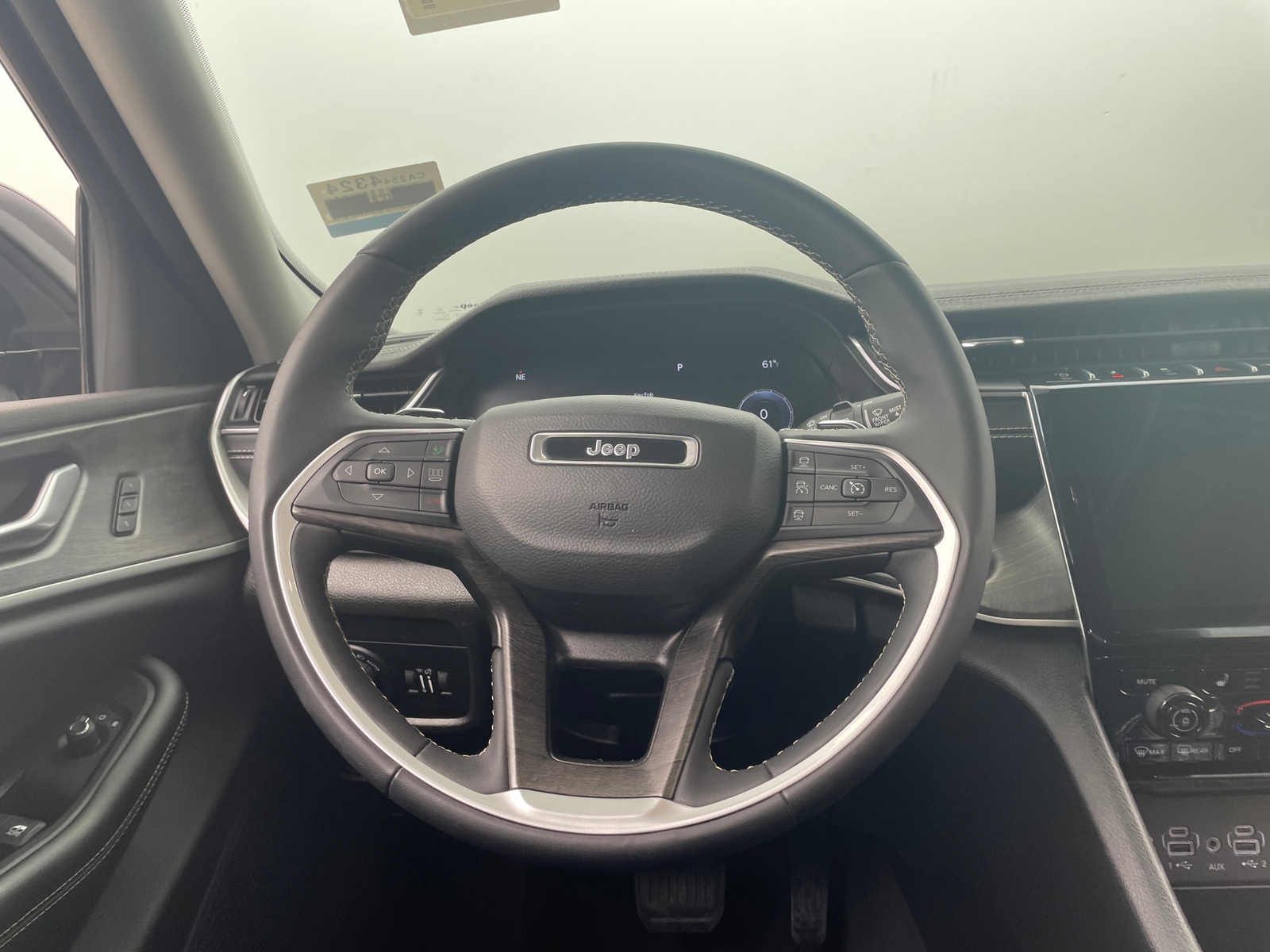 Thumbnail: 2024 Jeep Grand Cherokee L - 4