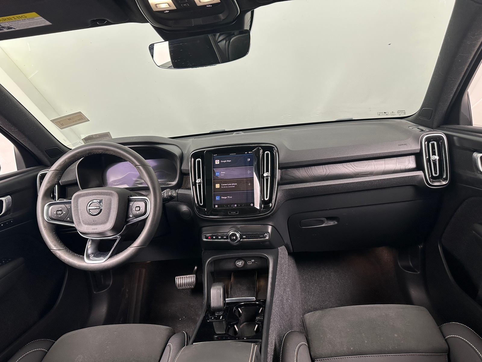 Thumbnail: 2023 Volvo XC40 - 3