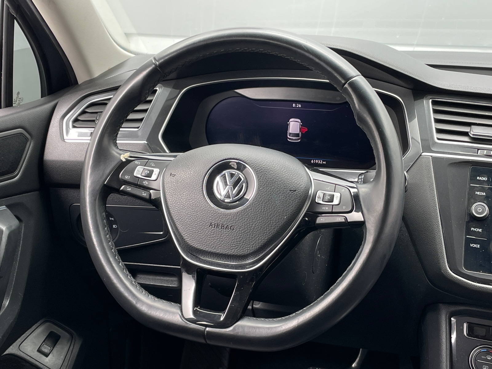 Thumbnail: 2019 Volkswagen Tiguan - 4