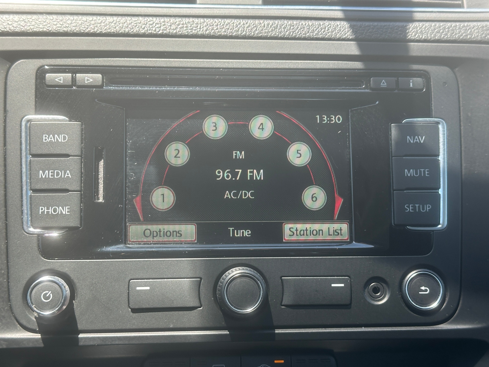 Thumbnail: 2015 Volkswagen Jetta - 4