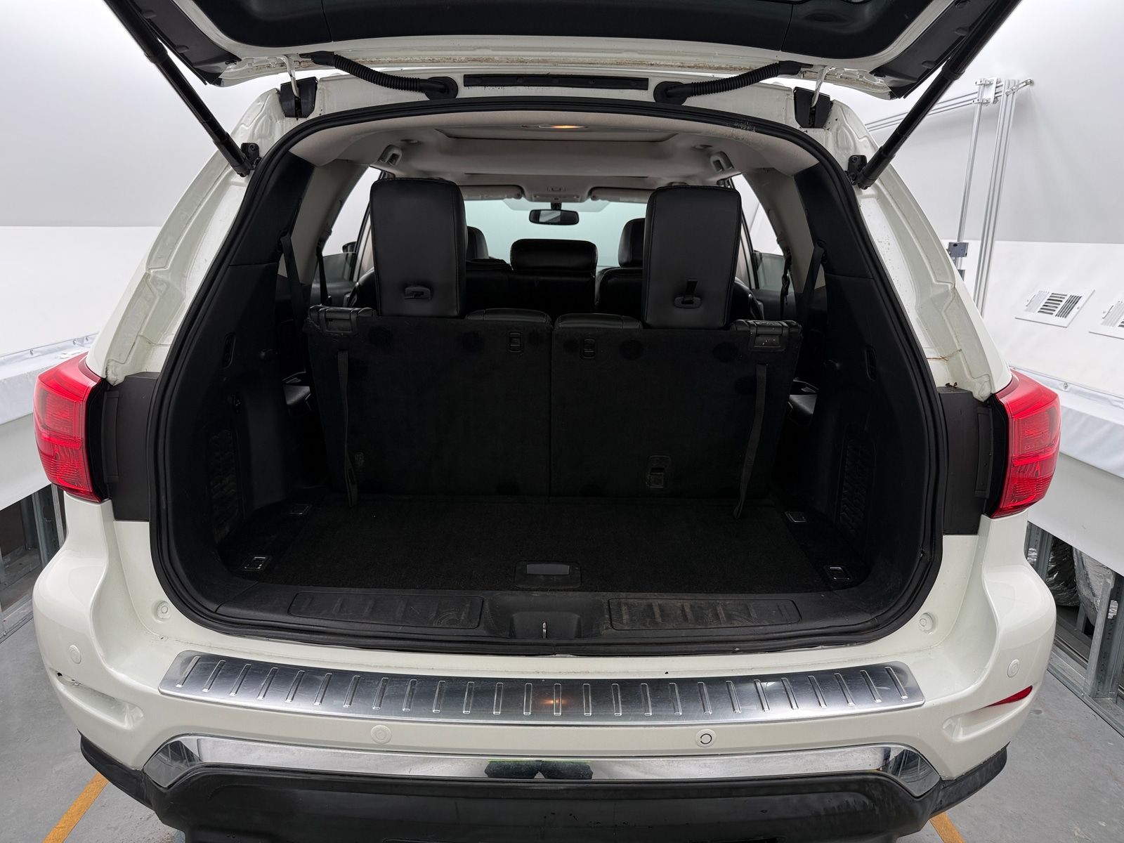 Thumbnail: 2017 Nissan Pathfinder - 6