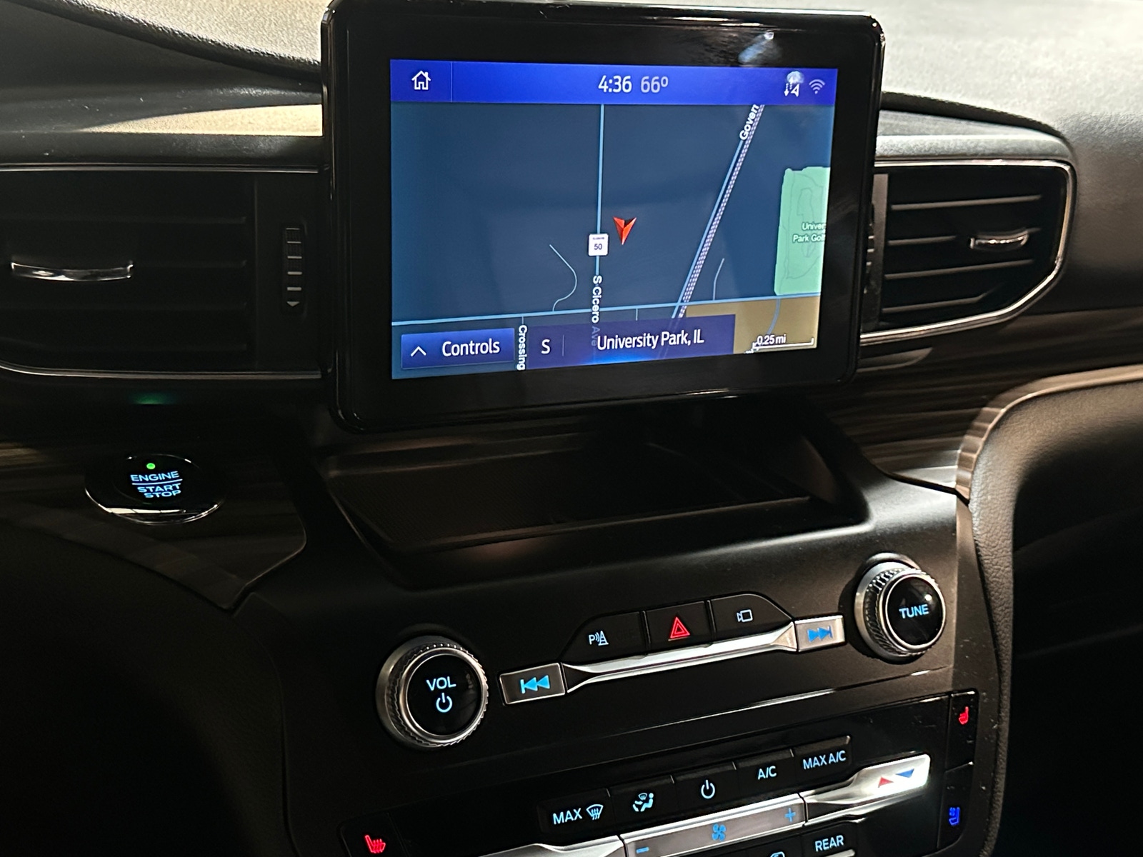 Thumbnail: 2020 Ford Explorer - 3