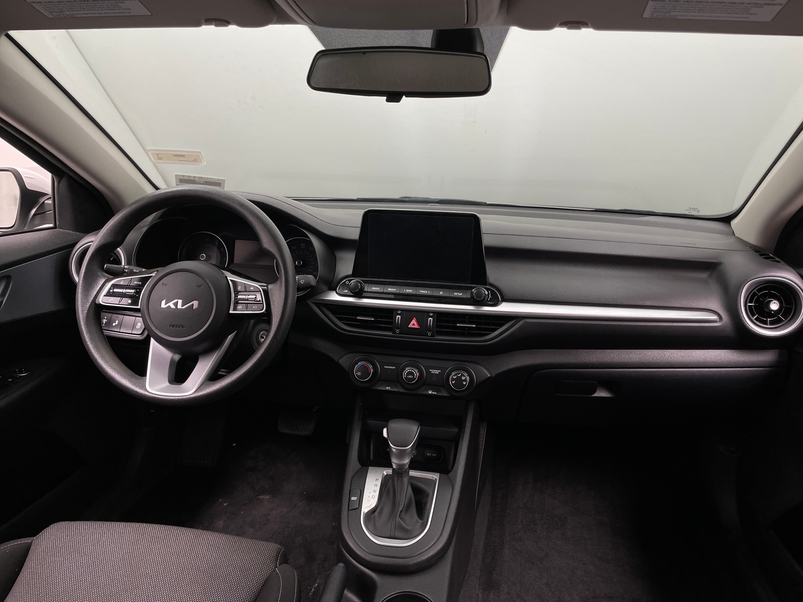 Thumbnail: 2023 Kia Forte - 3