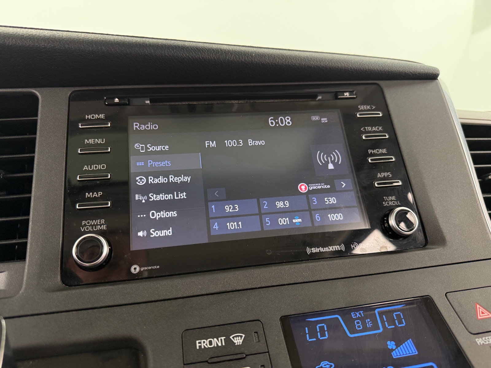 Thumbnail: 2018 Toyota Sienna - 3