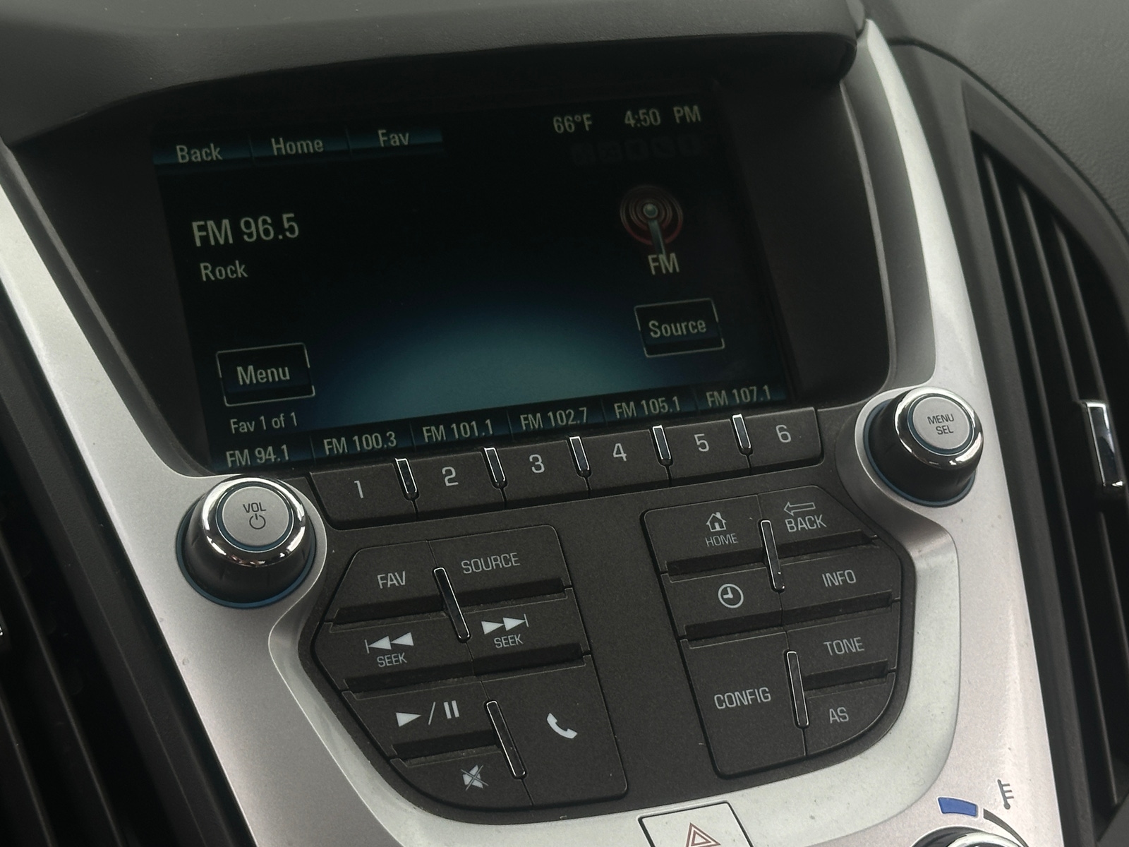 Thumbnail: 2017 Chevrolet Equinox - 4