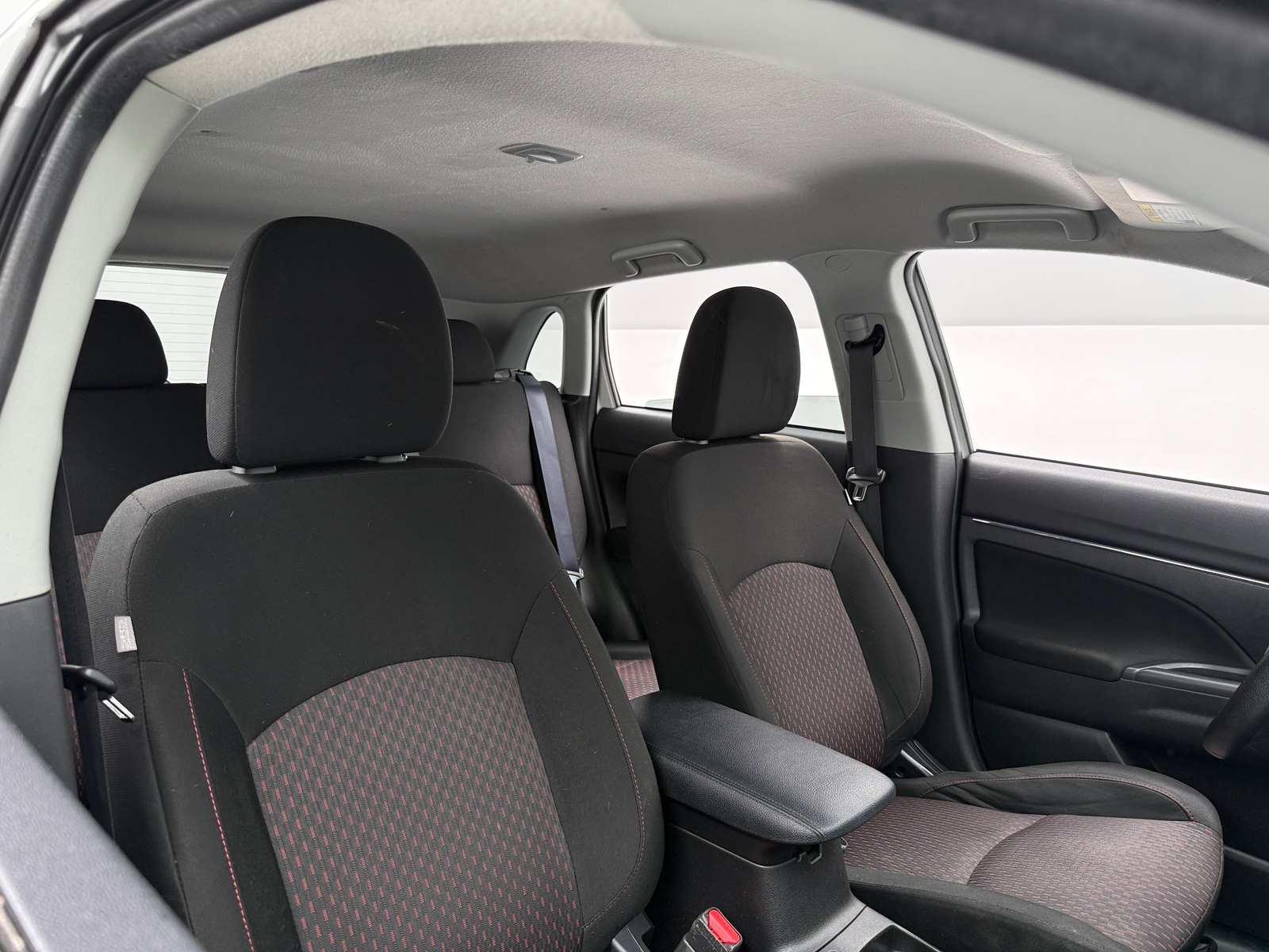 Thumbnail: 2018 Mitsubishi Outlander Sport - 2