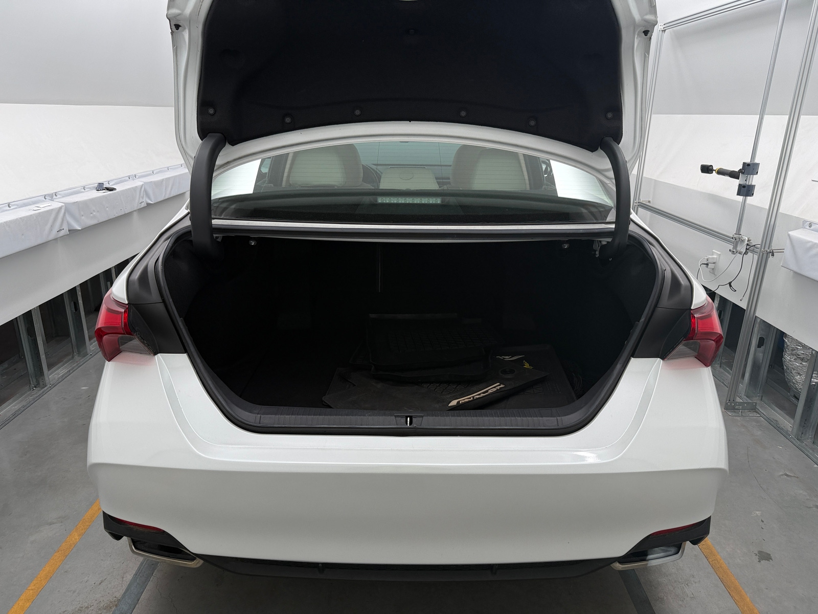 Thumbnail: 2019 Toyota Avalon - 6