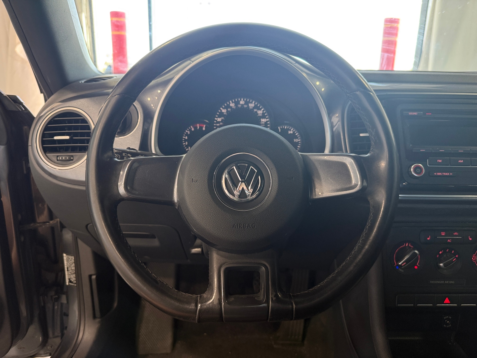 Thumbnail: 2012 Volkswagen Beetle - 4