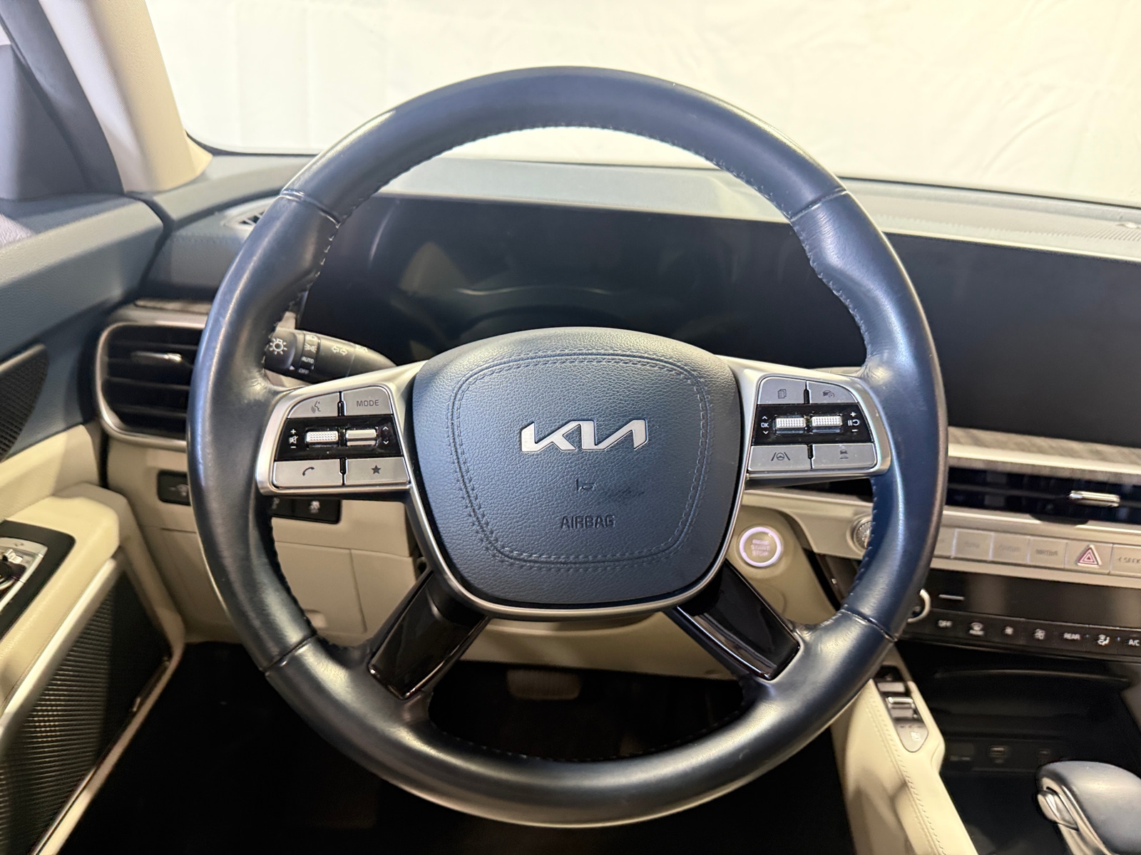 Thumbnail: 2023 Kia Telluride - 4