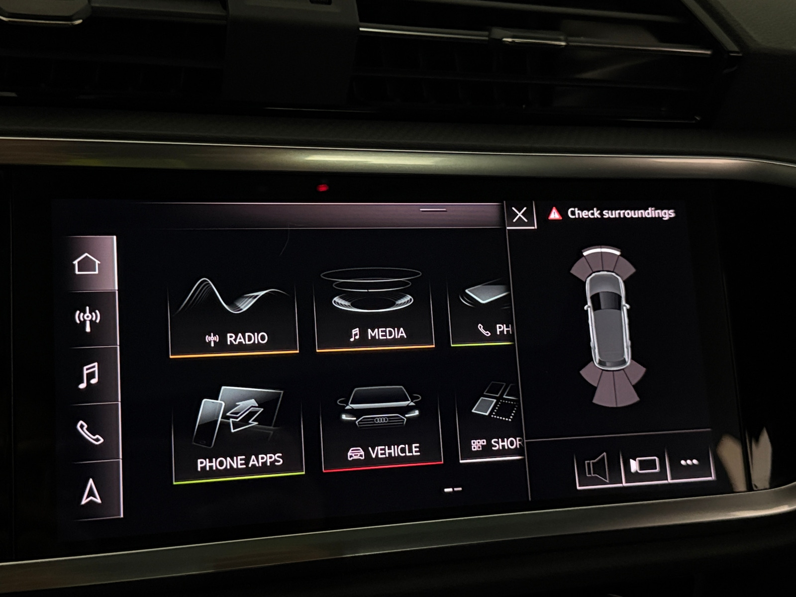 Thumbnail: 2020 Audi Q3 - 3