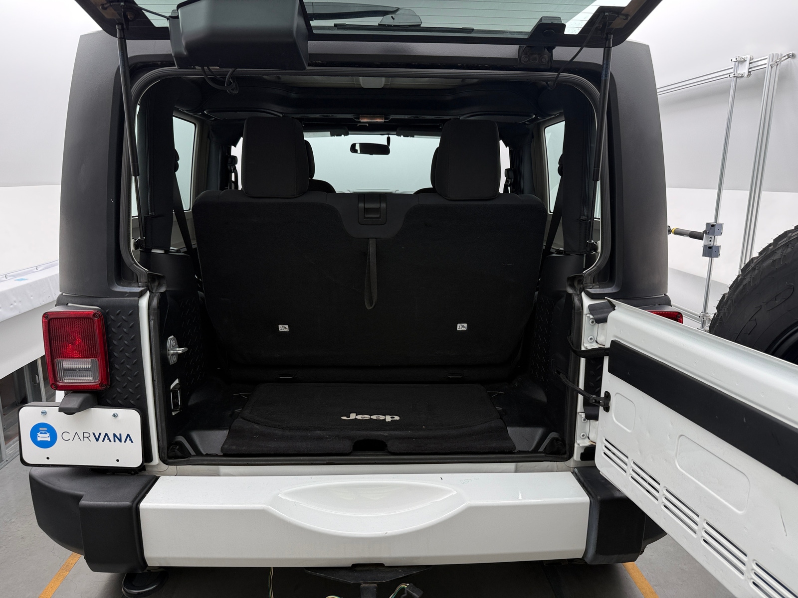 Thumbnail: 2016 Jeep Wrangler - 7