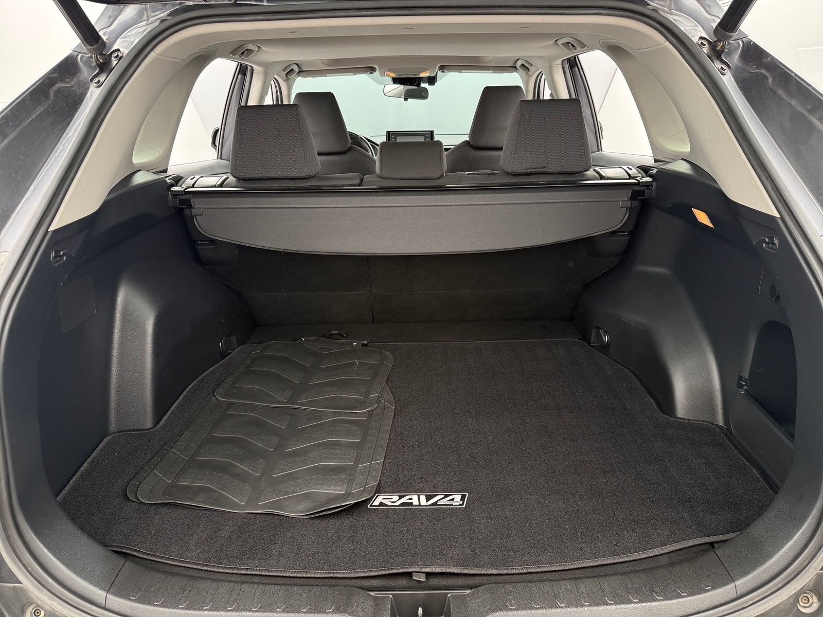 Thumbnail: 2019 Toyota RAV4 - 7