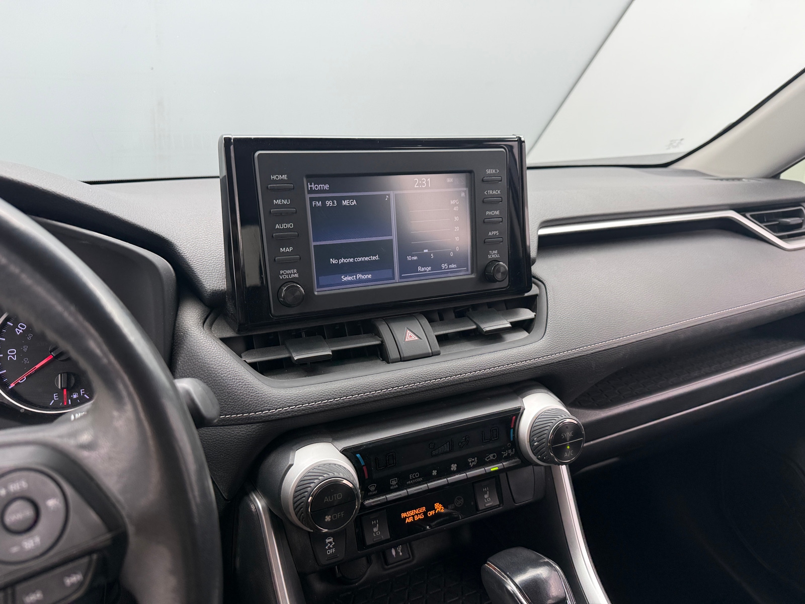 Thumbnail: 2019 Toyota RAV4 - 4