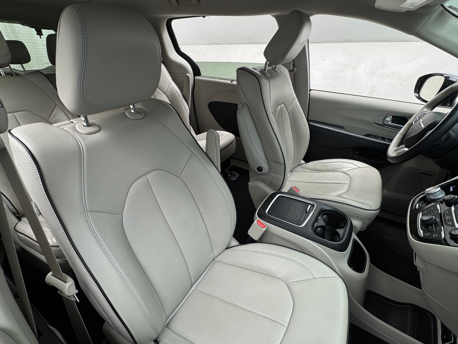 Thumbnail: 2018 Chrysler Pacifica - 2