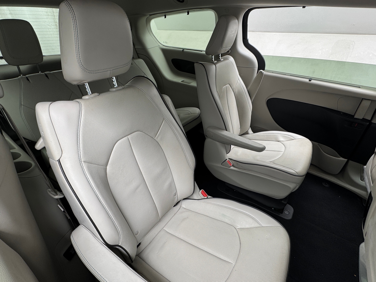Thumbnail: 2018 Chrysler Pacifica - 6