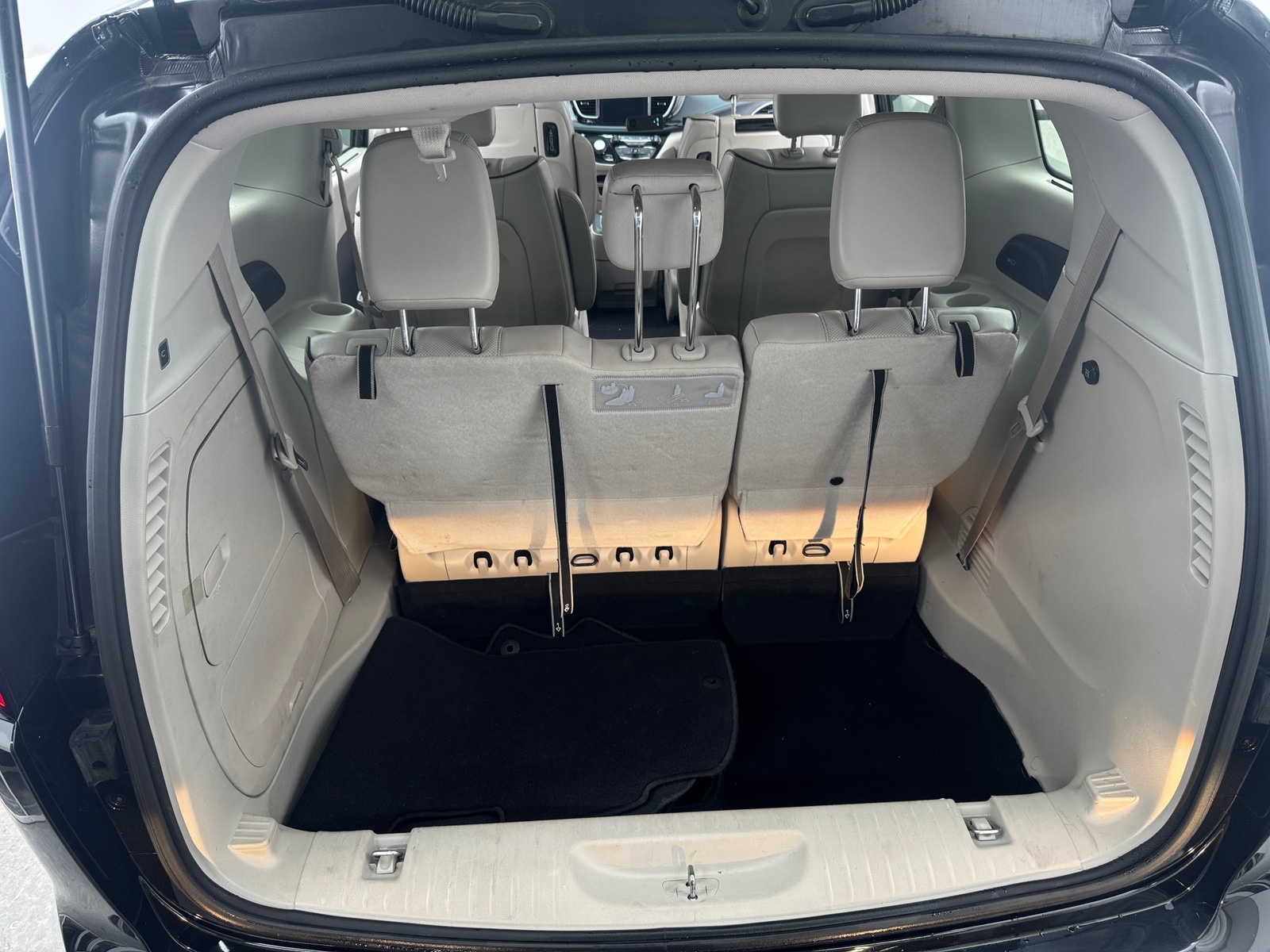 Thumbnail: 2018 Chrysler Pacifica - 7