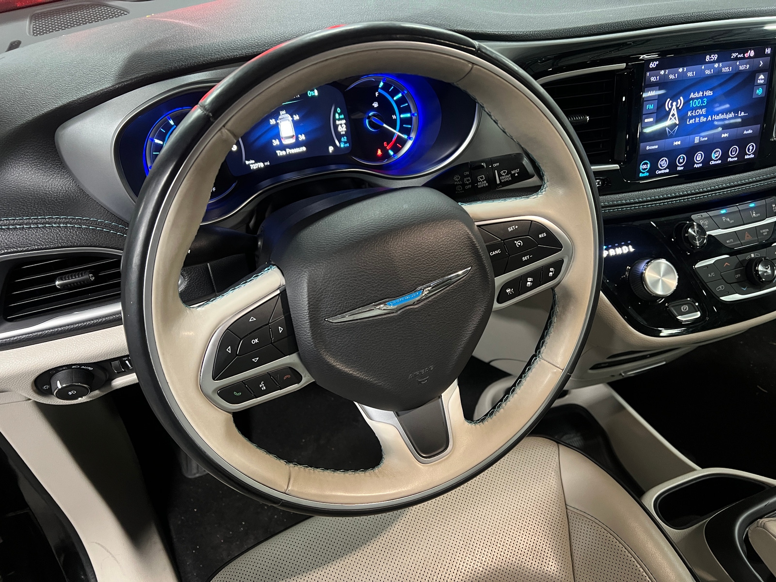 Thumbnail: 2018 Chrysler Pacifica - 5