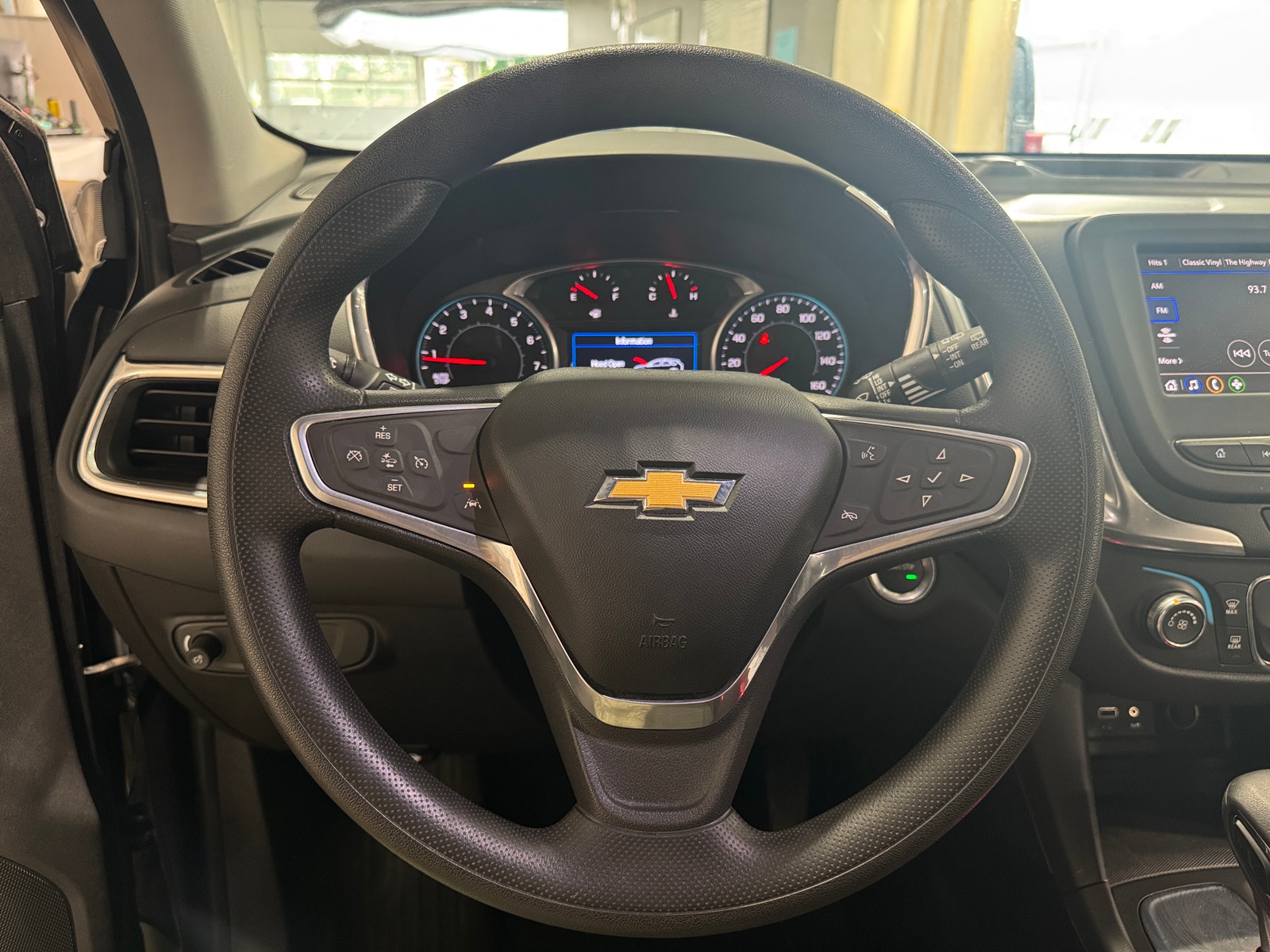 Thumbnail: 2022 Chevrolet Equinox - 5