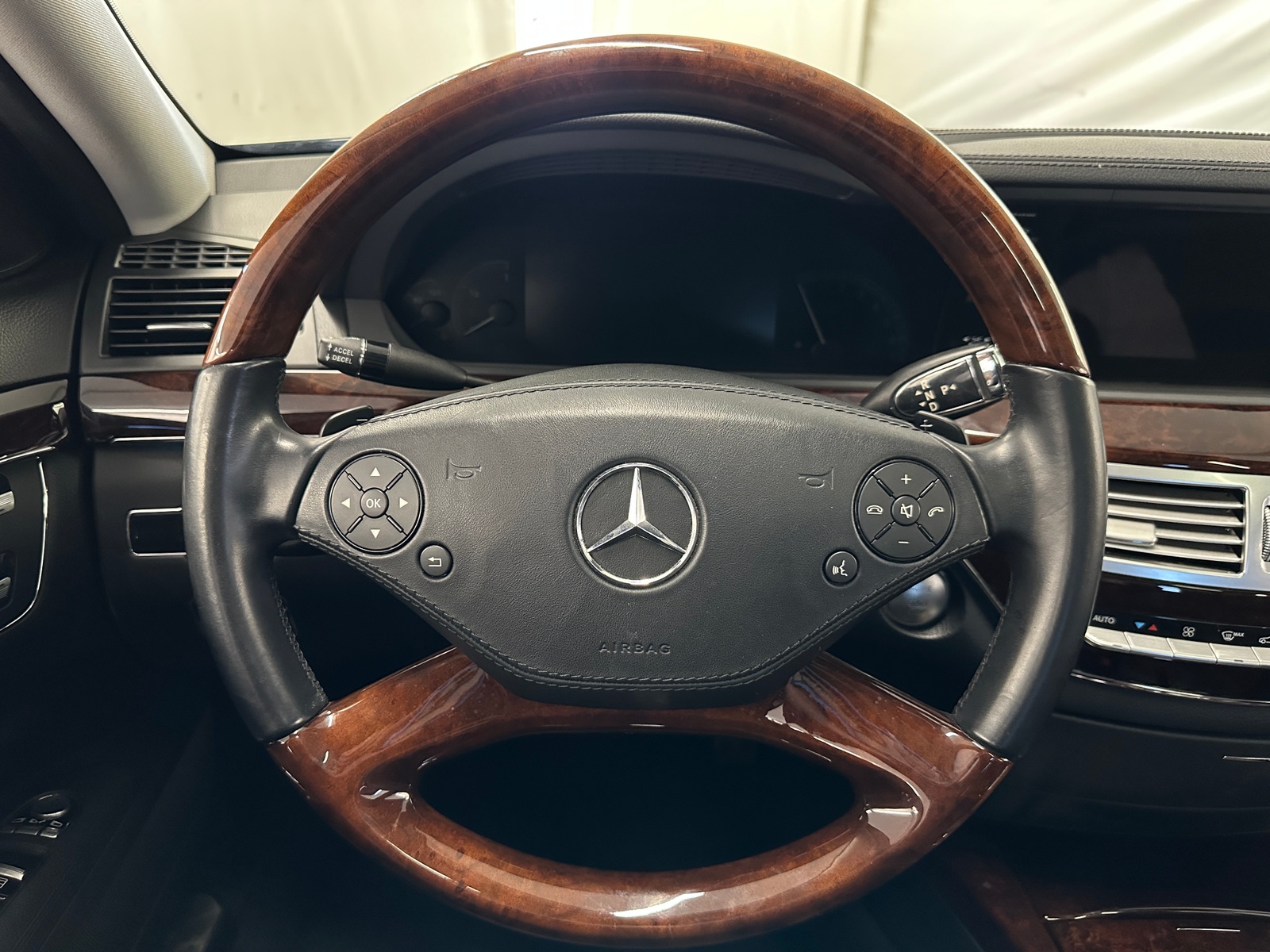 Thumbnail: 2012 Mercedes-Benz S-Class - 4