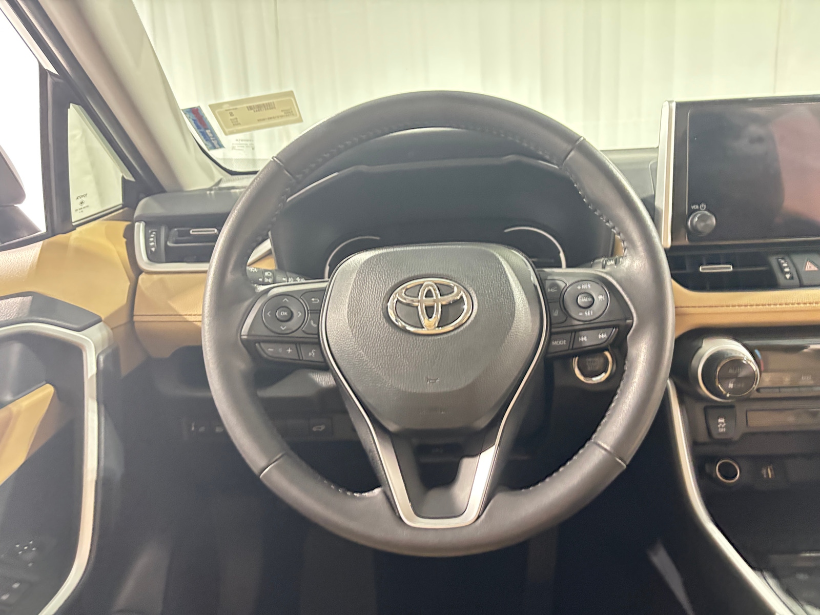 Thumbnail: 2025 Toyota RAV4 - 4