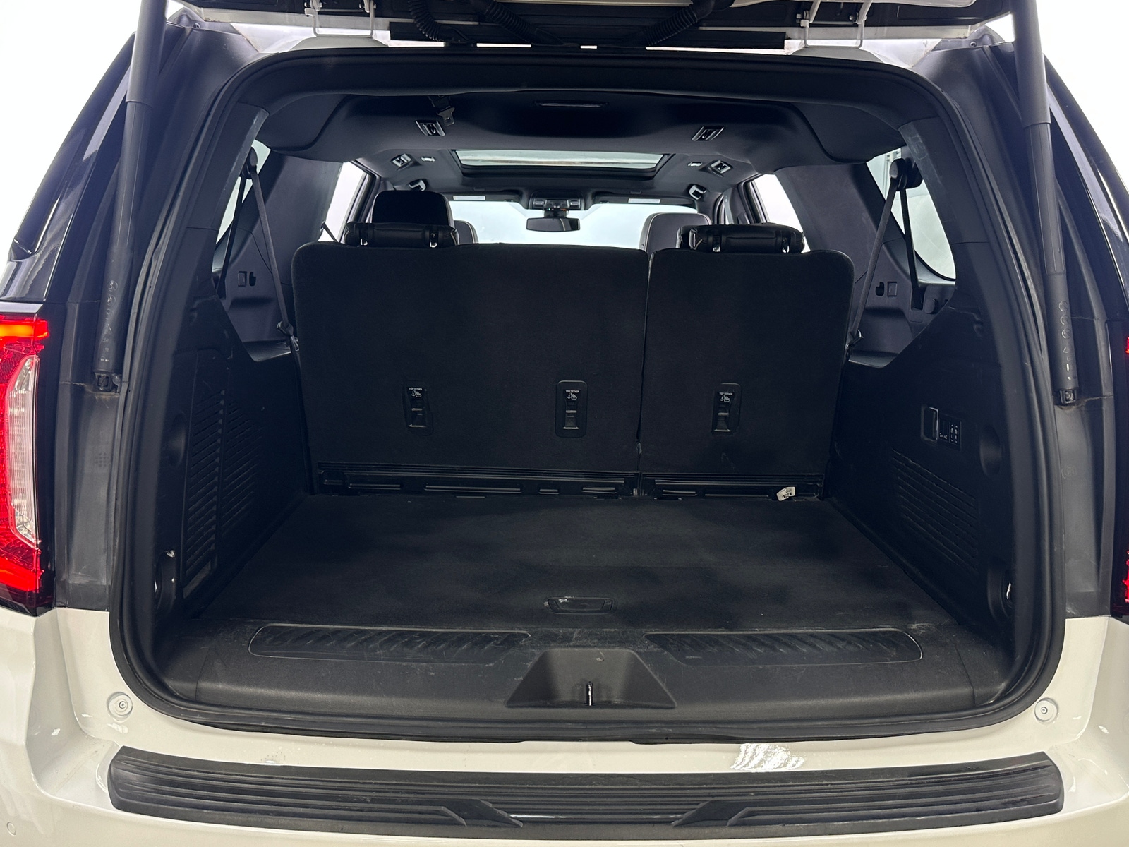 Thumbnail: 2022 GMC Yukon XL - 6