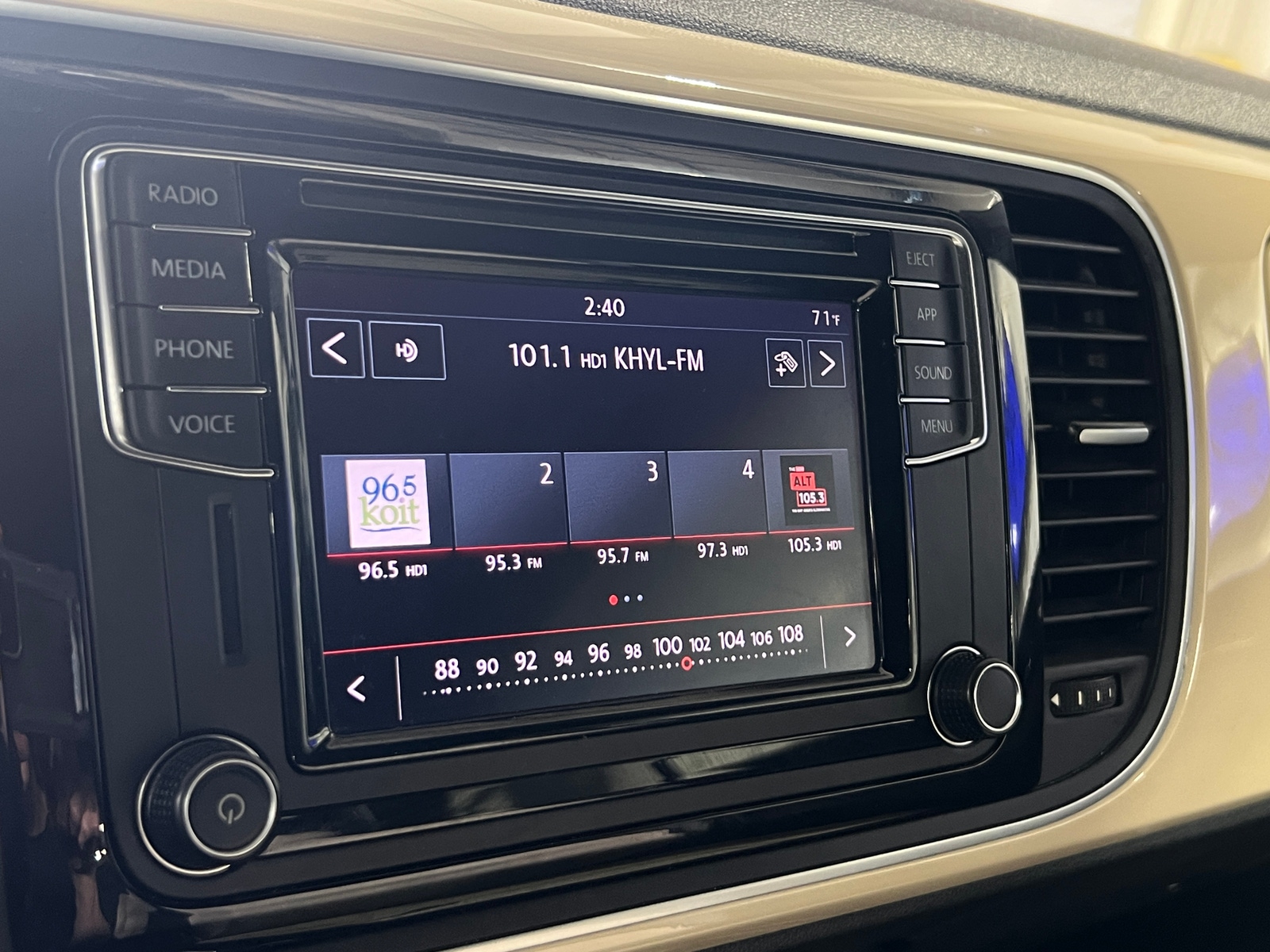 Thumbnail: 2019 Volkswagen Beetle - 3