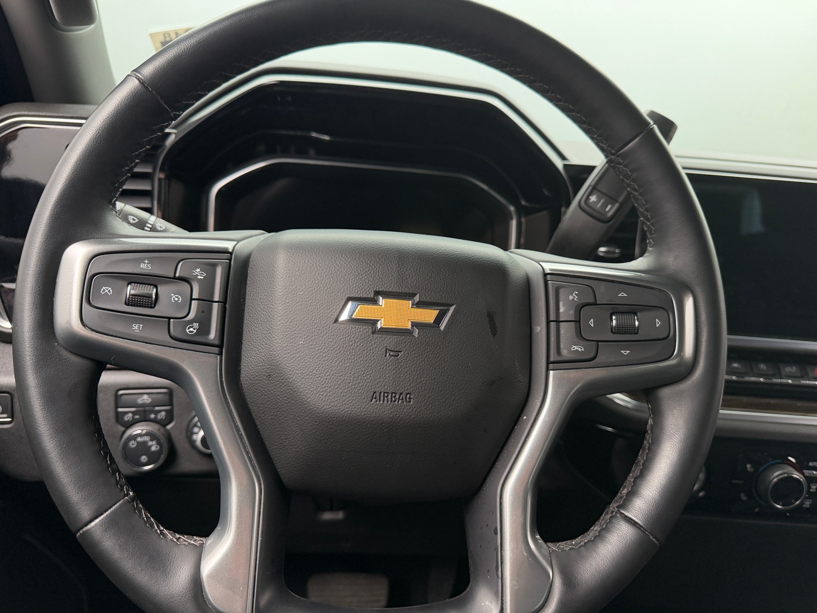 Thumbnail: 2023 Chevrolet Silverado 1500 - 5