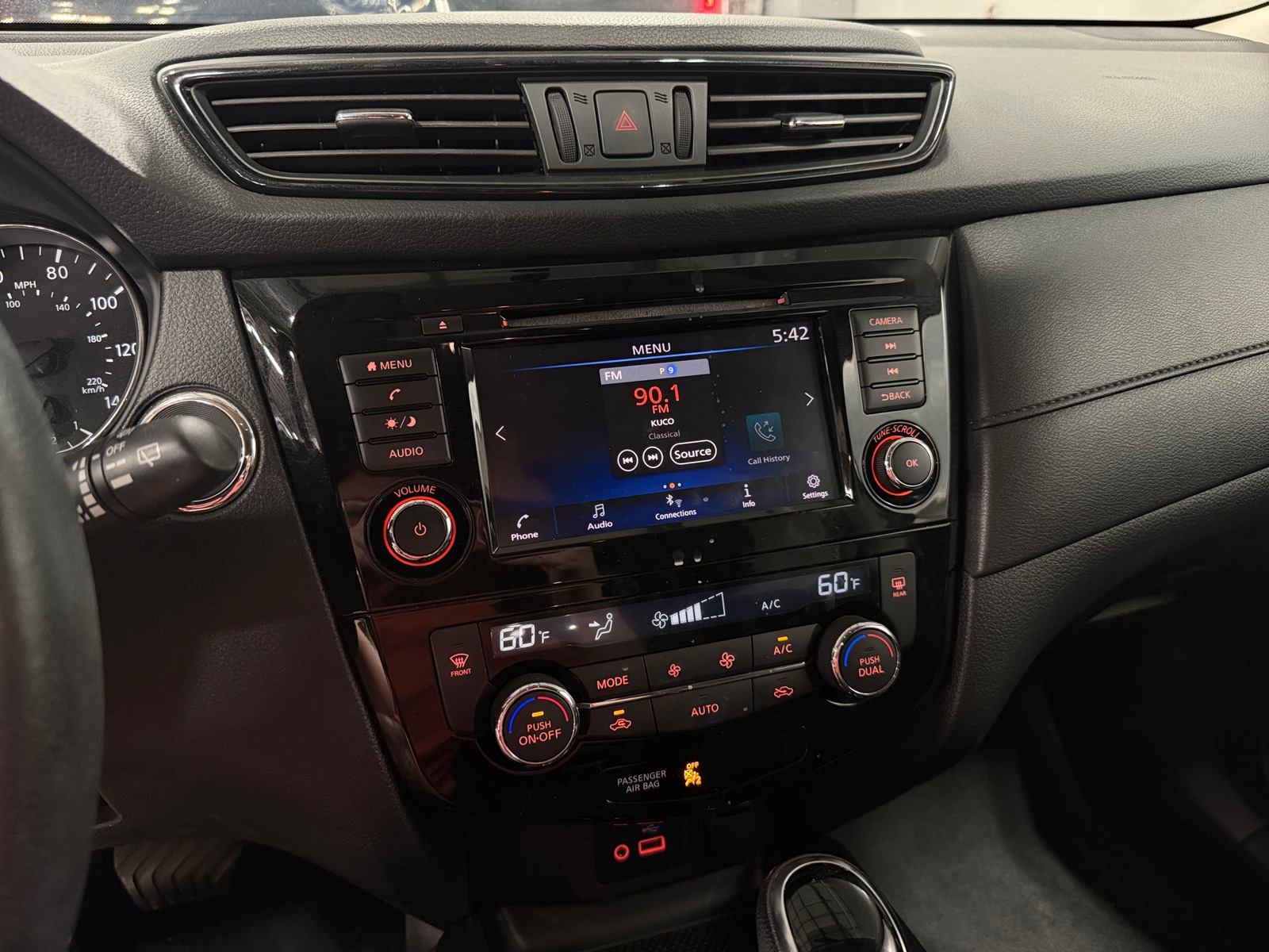 Thumbnail: 2018 Nissan Rogue - 4