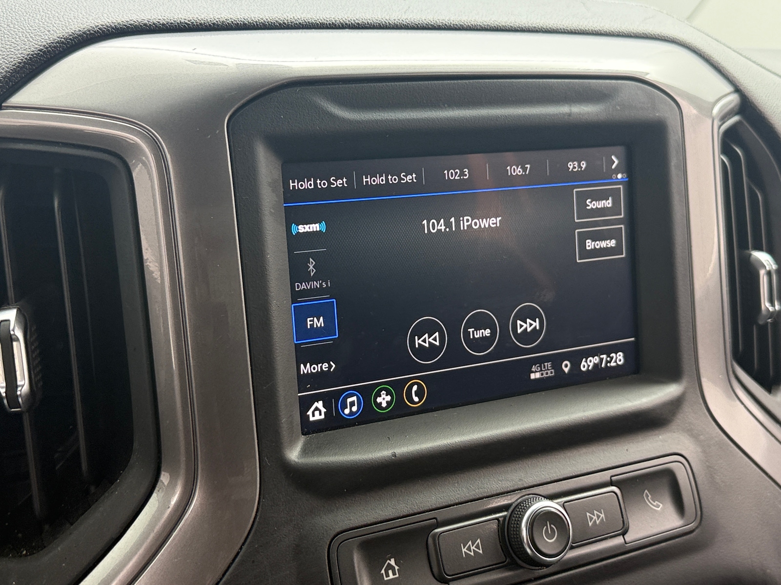 Thumbnail: 2020 Chevrolet Silverado 1500 - 4