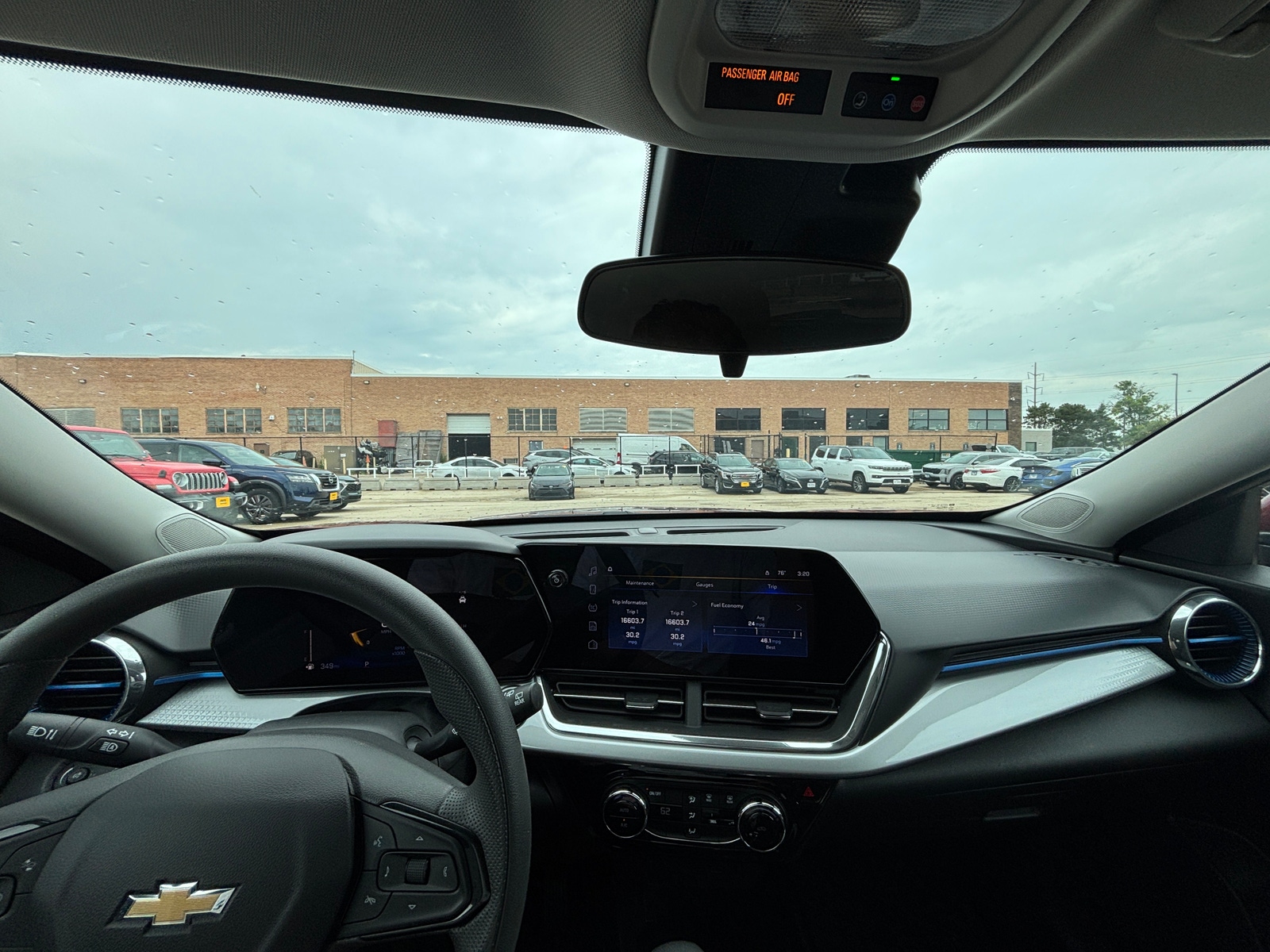 Thumbnail: 2025 Chevrolet Trax - 3
