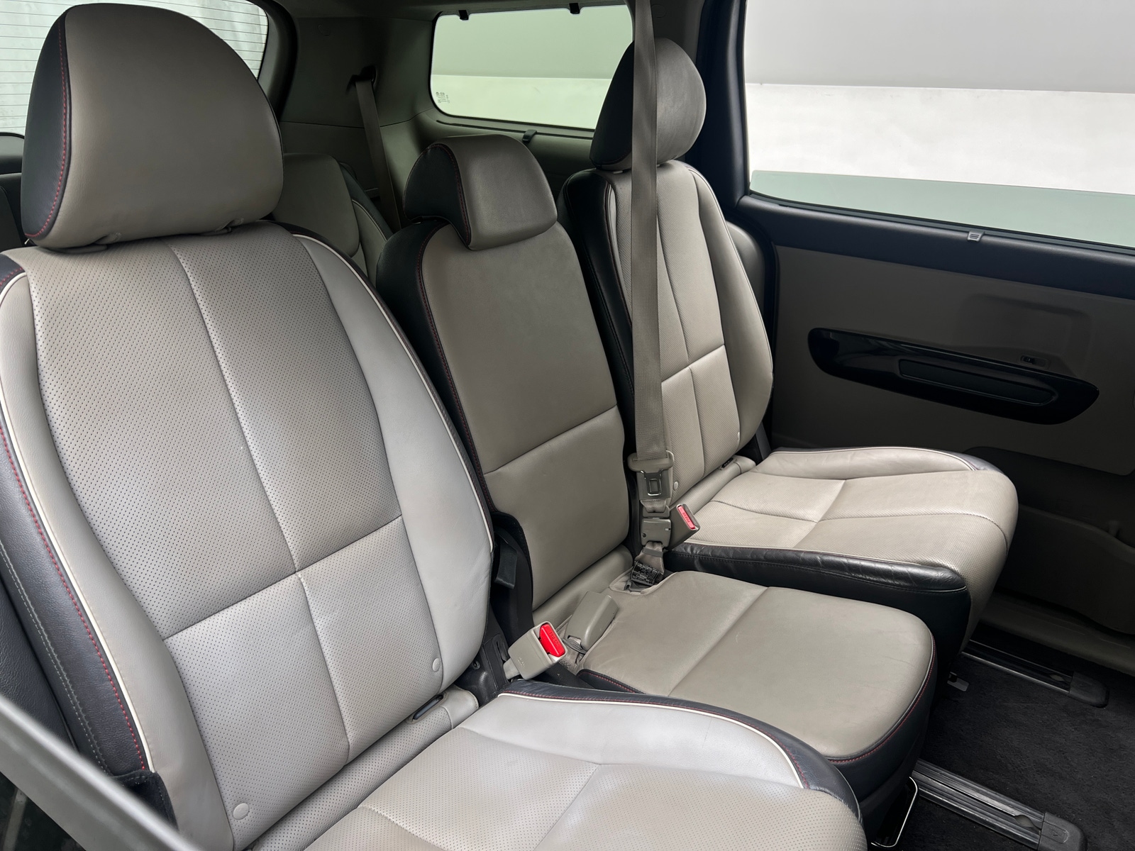Thumbnail: 2018 Kia Sedona - 5