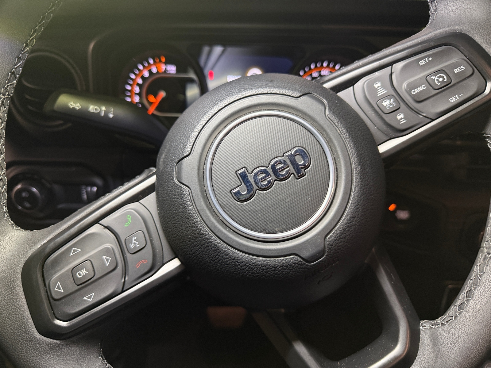 Thumbnail: 2025 Jeep Gladiator - 4