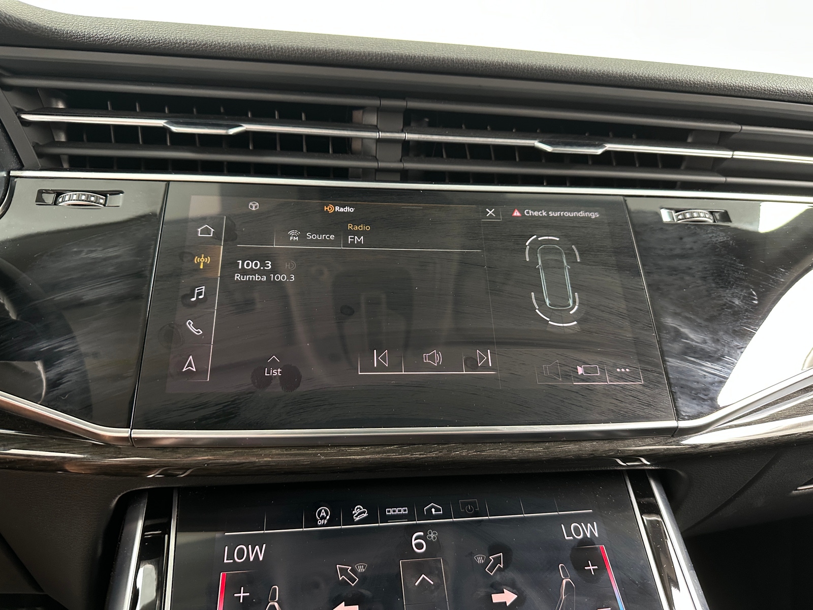 Thumbnail: 2022 Audi Q7 - 3