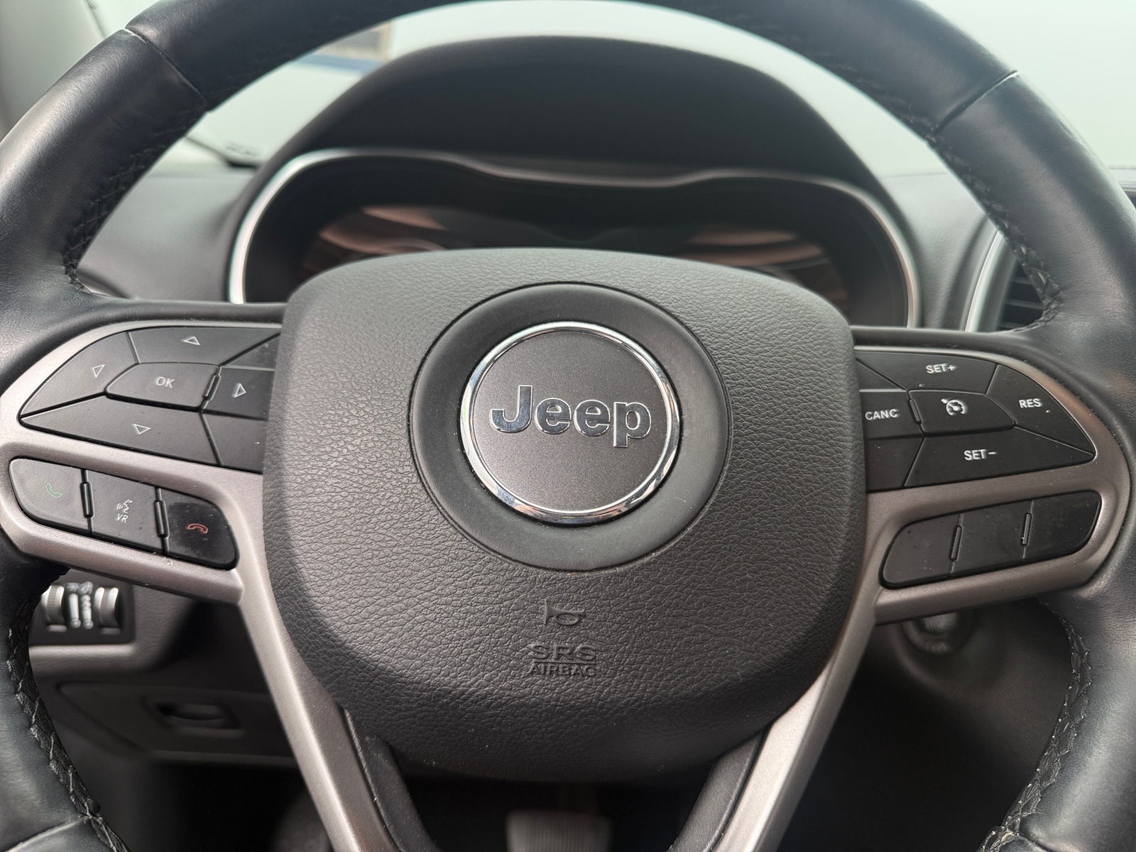 Thumbnail: 2019 Jeep Cherokee - 4